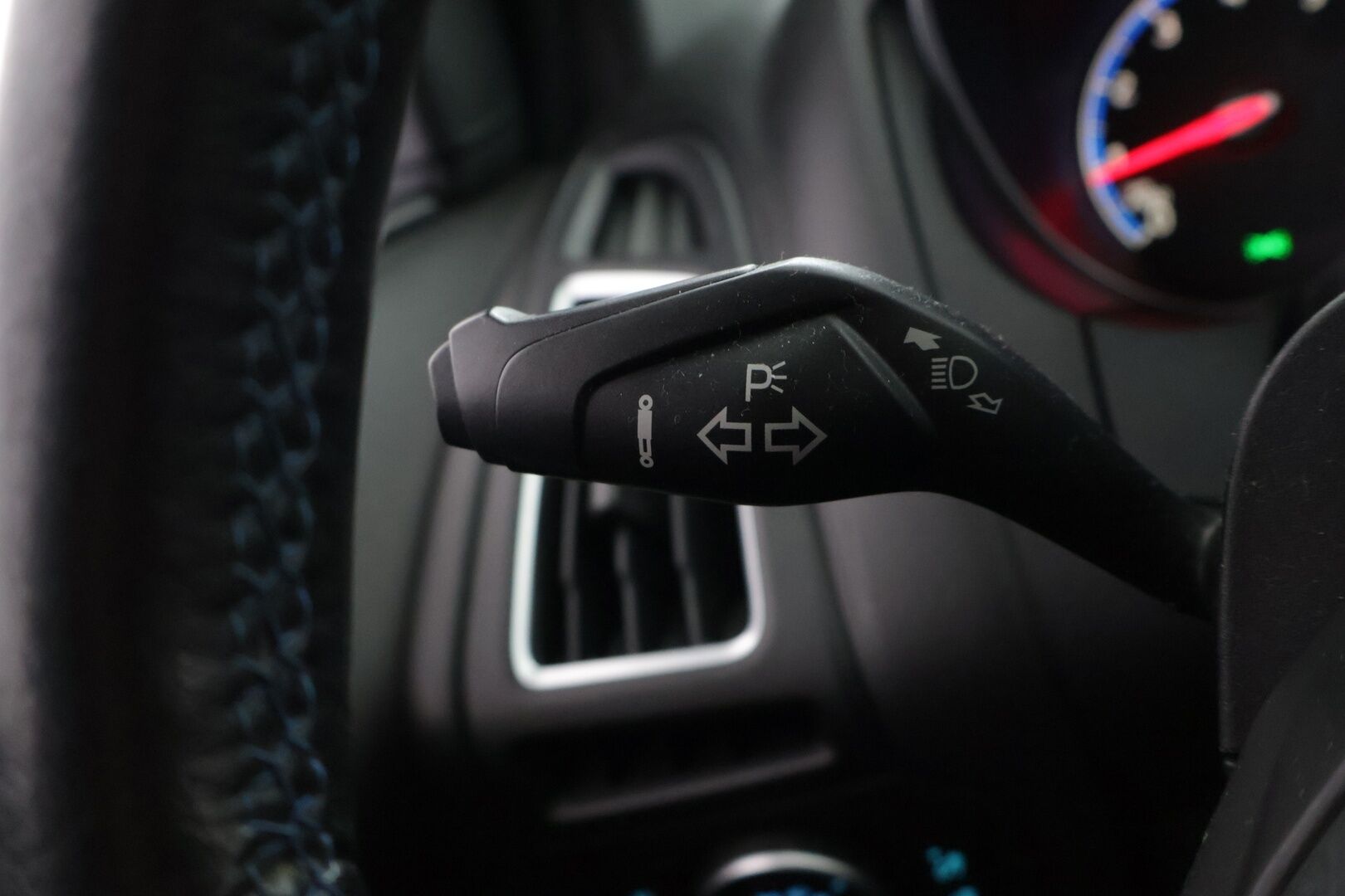 Ford Focus 2016 2,3 EcoBoost 350 hv start/stop M6 RS 5-ovinen - Suomi-Auto | Lämmitettävä tuulilasi | Vakionopeudensäädin | Peruutuskamera | Keyless | Lämmitettävä ohjauspyörä | 2x Avain | Launch Control 