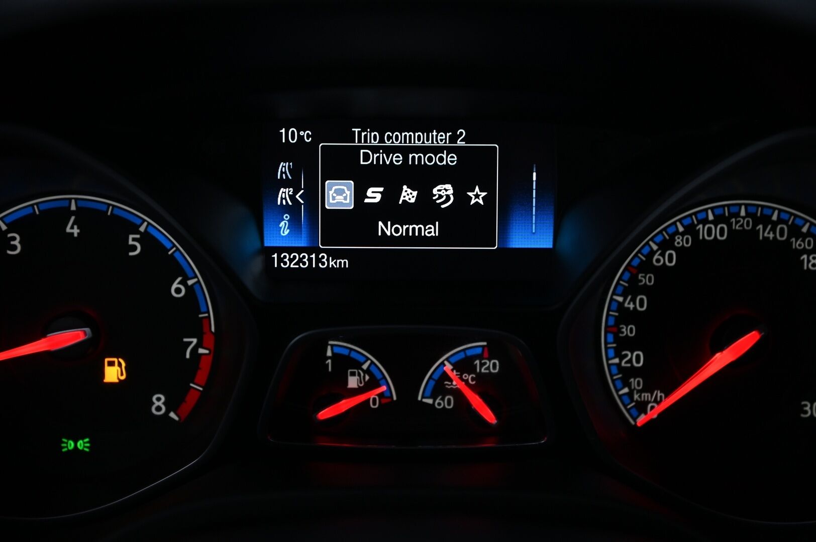 Ford Focus 2016 2,3 EcoBoost 350 hv start/stop M6 RS 5-ovinen Vakionopeudensäädin / Peruutuskamera / Keyless / Lämmitettävä Tuulilasi - Suomi-Auto / Lämmitettävä ohjauspyörä / 2x Avain / Launch Control 