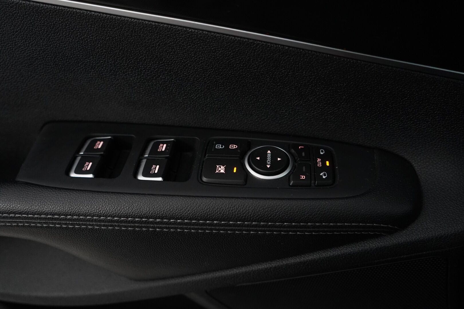 Kia Sorento 2016 2.2 CRDi AWD EX A/T 5P * Vakkari / Vetokoukku / Sähköpenkki / Peruutuskamera / Lohkolämmitin * - Suomi-auto / Juuri huollettu - HULLU BLACKWEEK KORKOTARJOUS 2,49%