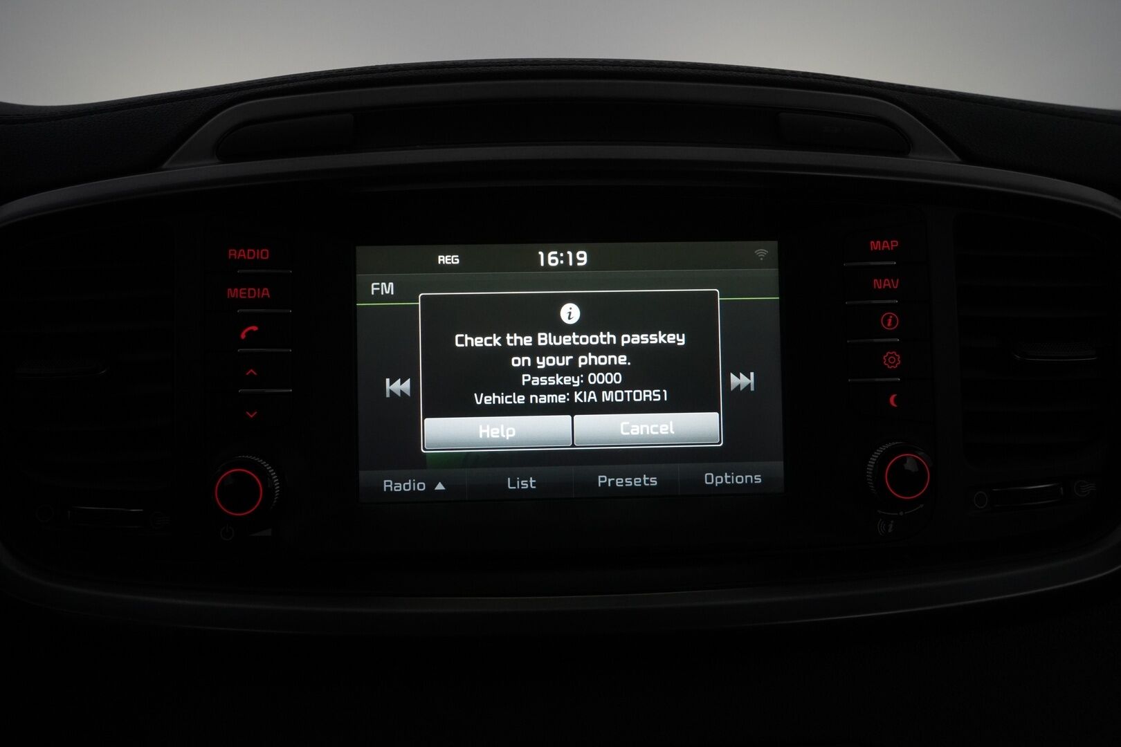 Kia Sorento 2016 2.2 CRDi AWD EX A/T 5P * Vakkari / Vetokoukku / Sähköpenkki / Peruutuskamera / Lohkolämmitin * - Suomi-auto / Juuri huollettu / Kahdet renkaat ja vanteet