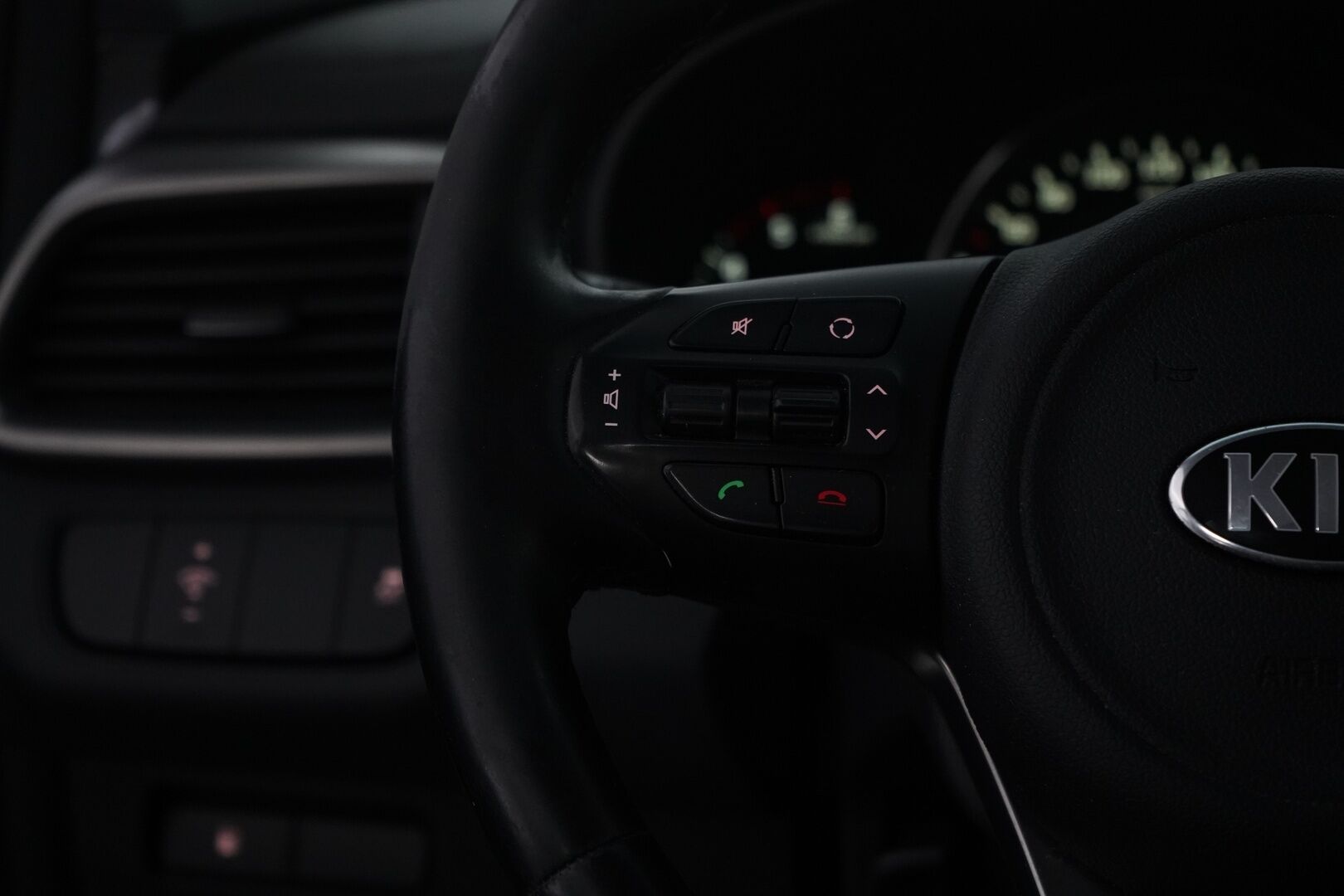 Kia Sorento 2016 2.2 CRDi AWD EX A/T 5P * Vakkari / Vetokoukku / Sähköpenkki / Peruutuskamera / Lohkolämmitin * - Suomi-auto / Juuri huollettu - HULLU BLACKWEEK KORKOTARJOUS 2,49%