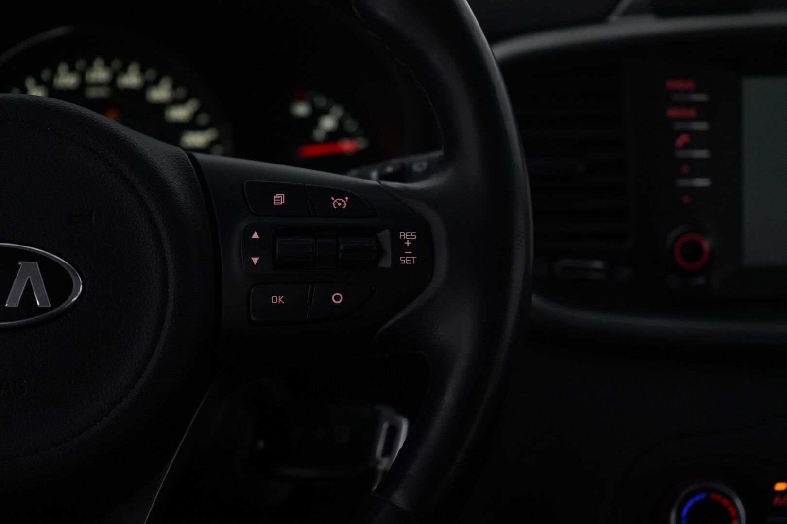 Kia Sorento 2016 2.2 CRDi AWD EX A/T 5P * Vakkari / Vetokoukku / Sähköpenkki / Peruutuskamera / Lohkolämmitin * - Suomi-auto / Juuri huollettu / Kahdet renkaat ja vanteet