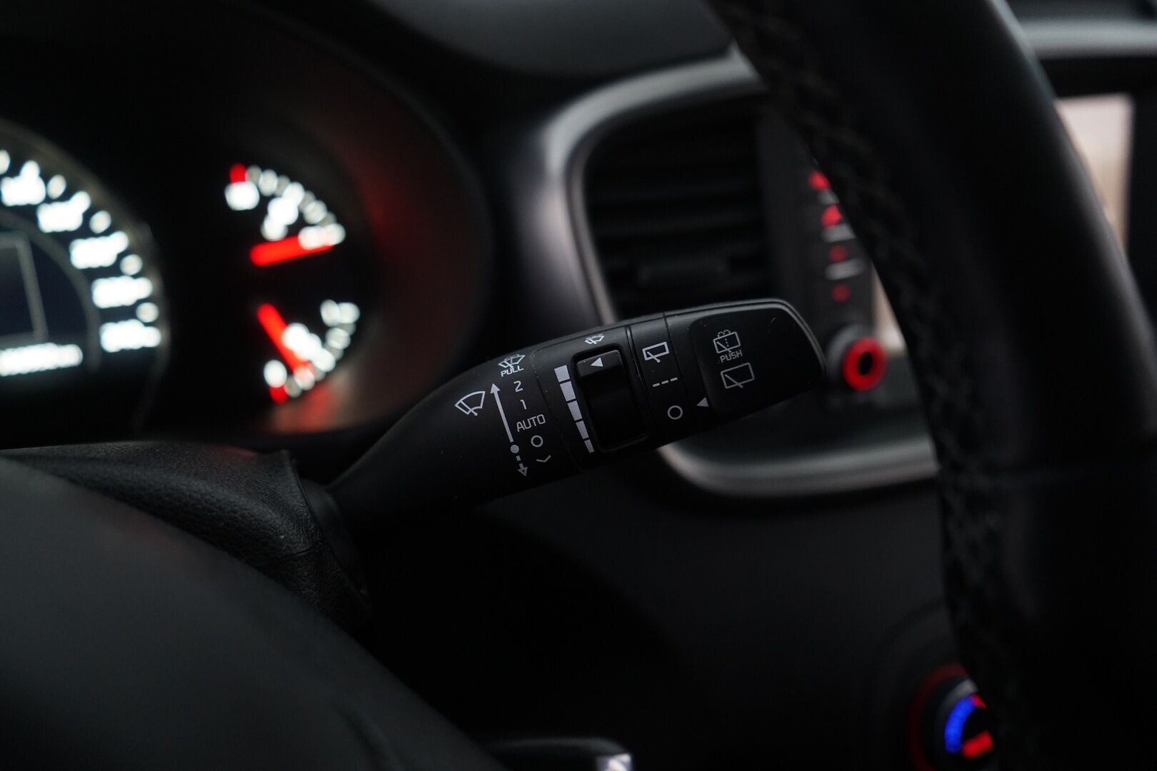 Kia Sorento 2016 2.2 CRDi AWD EX A/T 5P * Vakkari / Vetokoukku / Sähköpenkki / Peruutuskamera / Lohkolämmitin * - Suomi-auto / Juuri huollettu - HULLU BLACKWEEK KORKOTARJOUS 2,49%