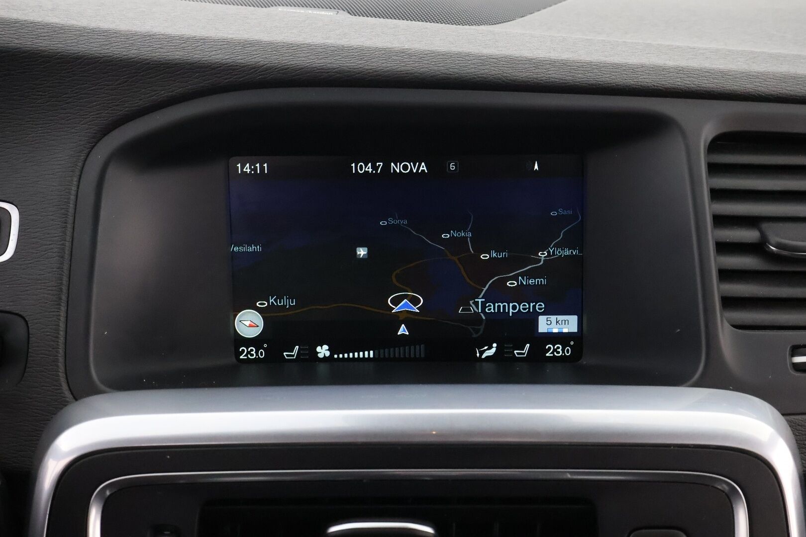 Volvo V60 2016 D4 R-Design Edition aut * 2OM Suomiauto / Webasto / Harman&Kardon / Nahka-Alcantara / Digimittari / KeylessGo - Jakopää hiljattain tehty / Metalliväri / 2x Renkaat aluvantein! - Osta nyt, maksa vasta ensi vuonna