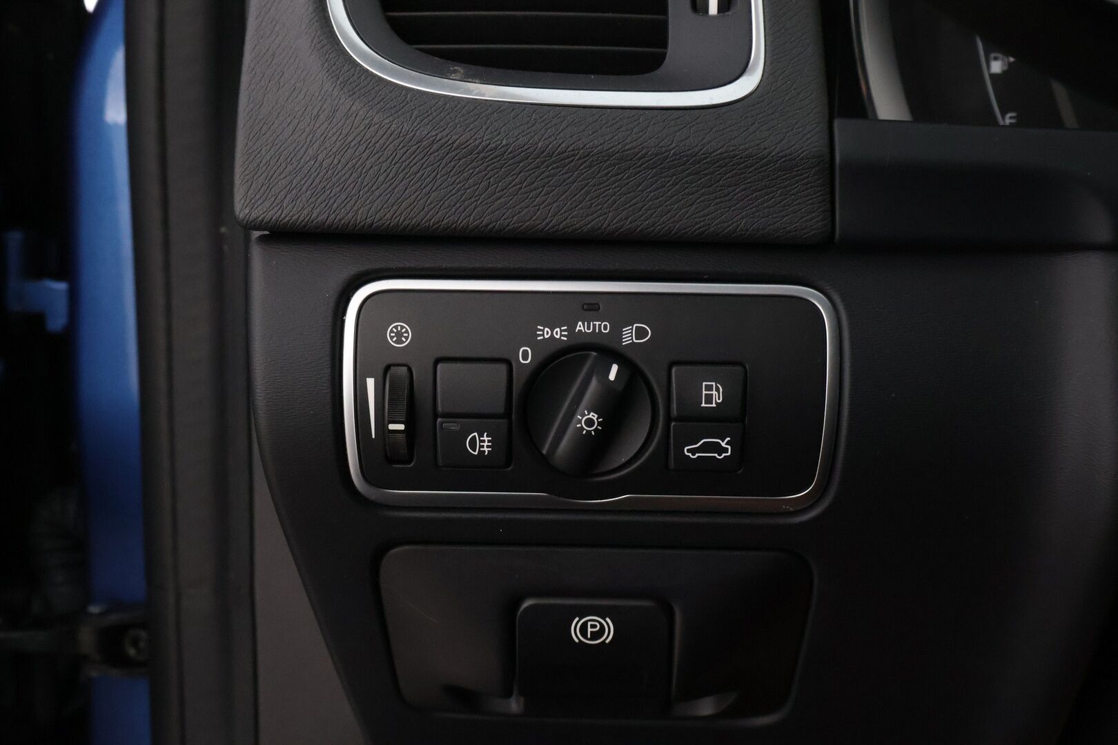 Volvo V60 2016 D4 R-Design Edition aut * 2OM Suomiauto / Webasto / Harman&Kardon / Nahka-Alcantara / Digimittari / KeylessGo - Jakopää hiljattain tehty / Metalliväri / 2x Renkaat aluvantein! - Osta nyt, maksa vasta ensi vuonna