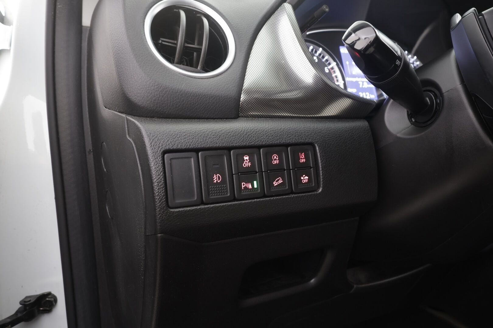 Suzuki Vitara 2019 140 BOOSTERJET 4WD GLX+SR 6AT - | ACC | Koukku | Panorama | Puolinahat | LED | Kaistavahti | P.kamera | Keyless | P.tutkat | Navi | Lohko + Sisälämmitin | 2x renkaat aluin | 