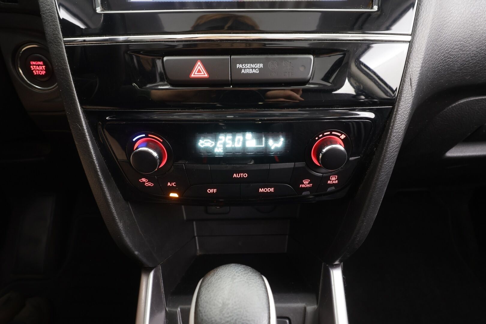 Suzuki Vitara 2019 140 BOOSTERJET 4WD GLX+SR 6AT - | ACC | Koukku | Panorama | Puolinahat | LED | Kaistavahti | P.kamera | Keyless | P.tutkat | Navi | Lohko + Sisälämmitin | 2x renkaat aluin | 