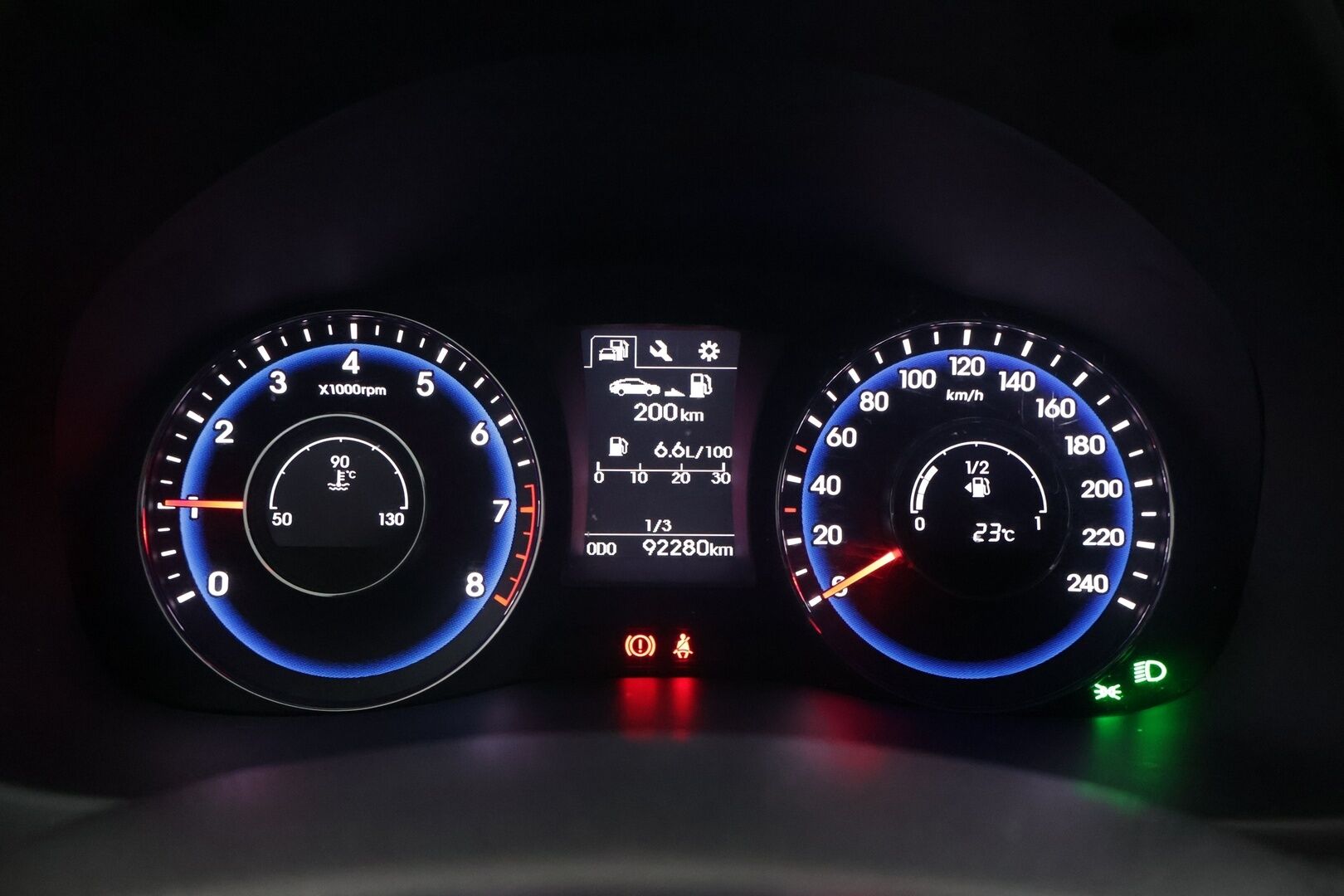 Hyundai i40 Wagon 2017 1,6 6MT ISG Comfort - | 1-OM | Suomi-auto | P.Kamera | Bluetooth | Lämmitettävä Ratti | 2x Hyvät Renkaat Aluilla | Säntillisesti Huollettu |