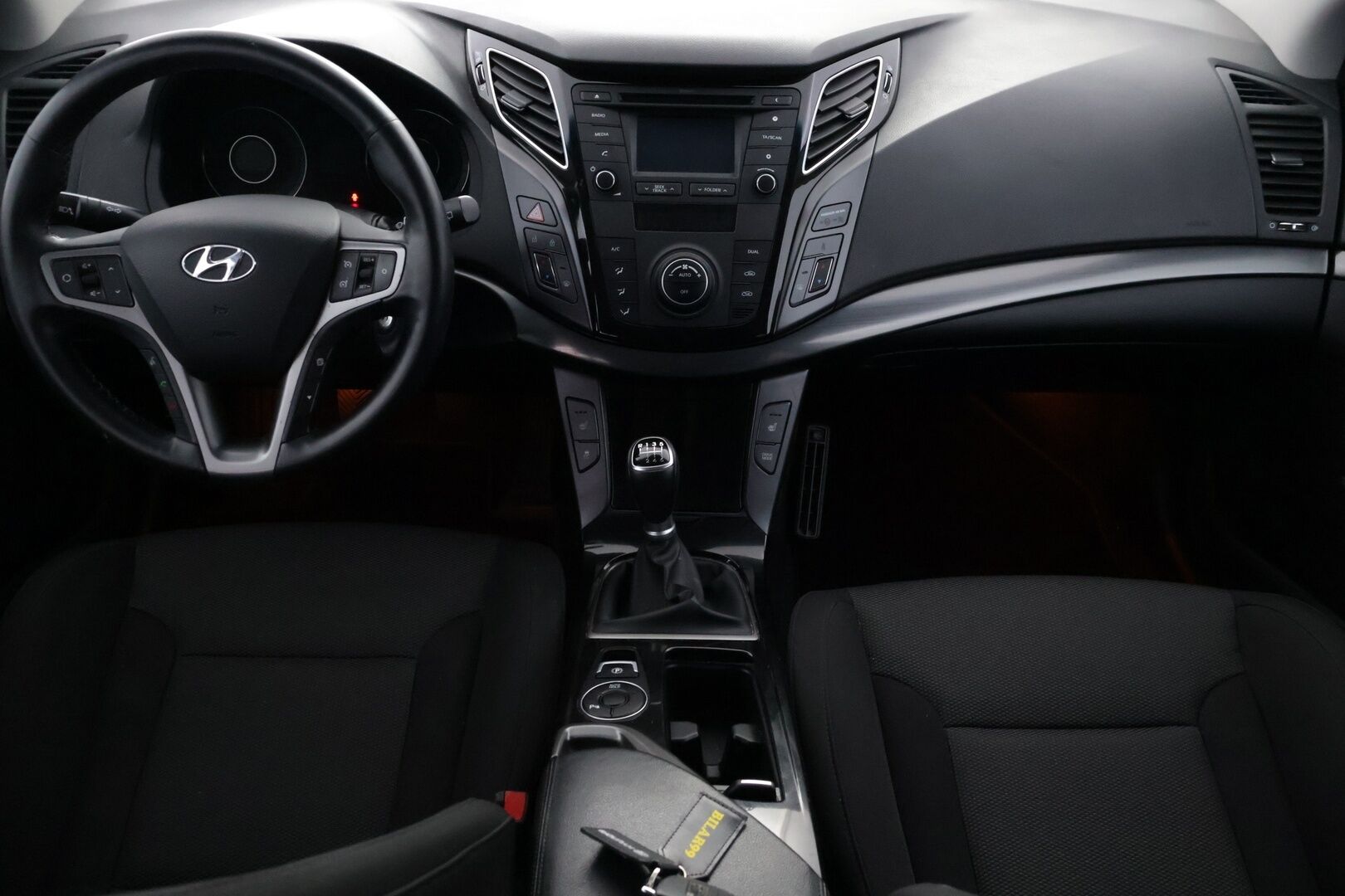 Hyundai i40 Wagon 2017 1,6 6MT ISG Comfort - | 1-OM | Suomi-auto | P.Kamera | Bluetooth | Lämmitettävä Ratti | 2x Hyvät Renkaat Aluilla | Säntillisesti Huollettu |