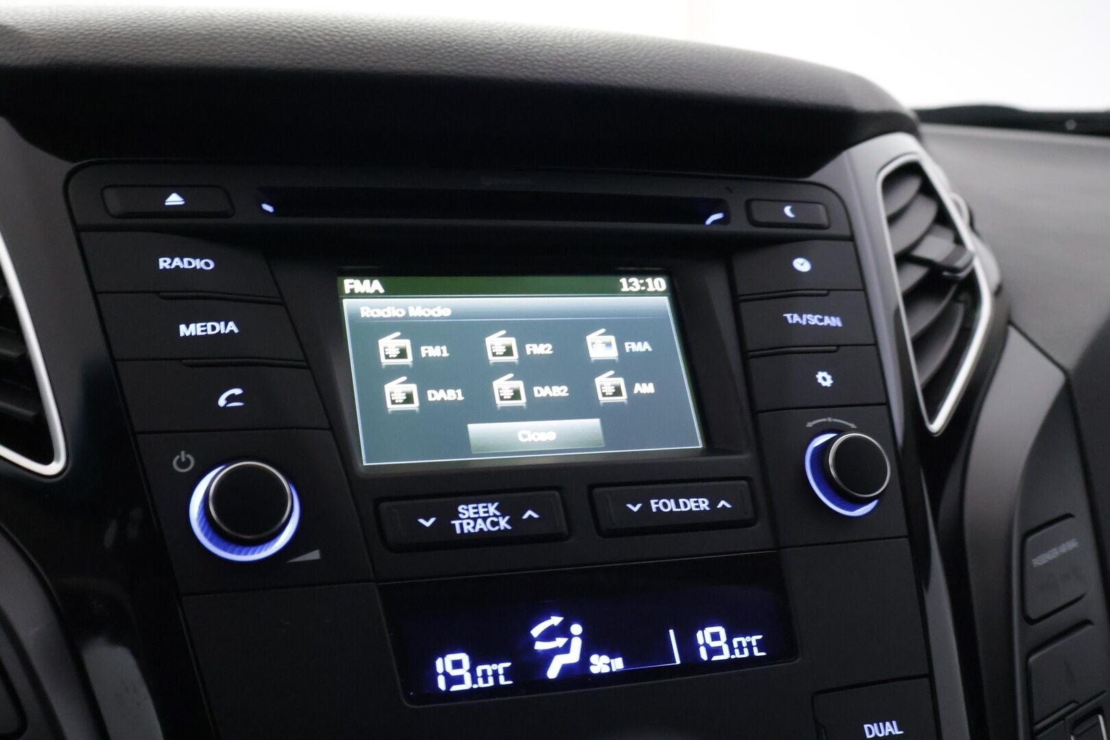 Hyundai i40 Wagon 2017 1,6 6MT ISG Comfort - | 1-OM | Suomi-auto | P.Kamera | Bluetooth | Lämmitettävä Ratti | 2x Hyvät Renkaat Aluilla | Säntillisesti Huollettu |