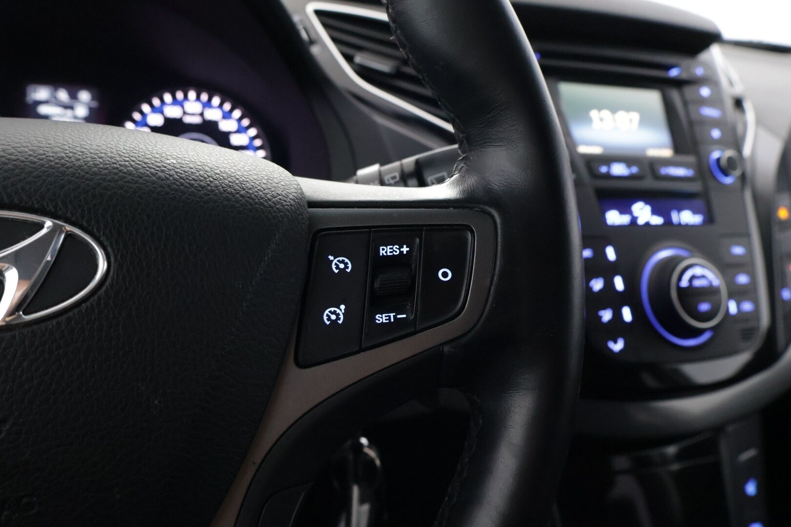 Hyundai i40 Wagon 2017 1,6 6MT ISG Comfort - | 1-OM | Suomi-auto | P.Kamera | Bluetooth | Lämmitettävä Ratti | 2x Hyvät Renkaat Aluilla | Säntillisesti Huollettu |