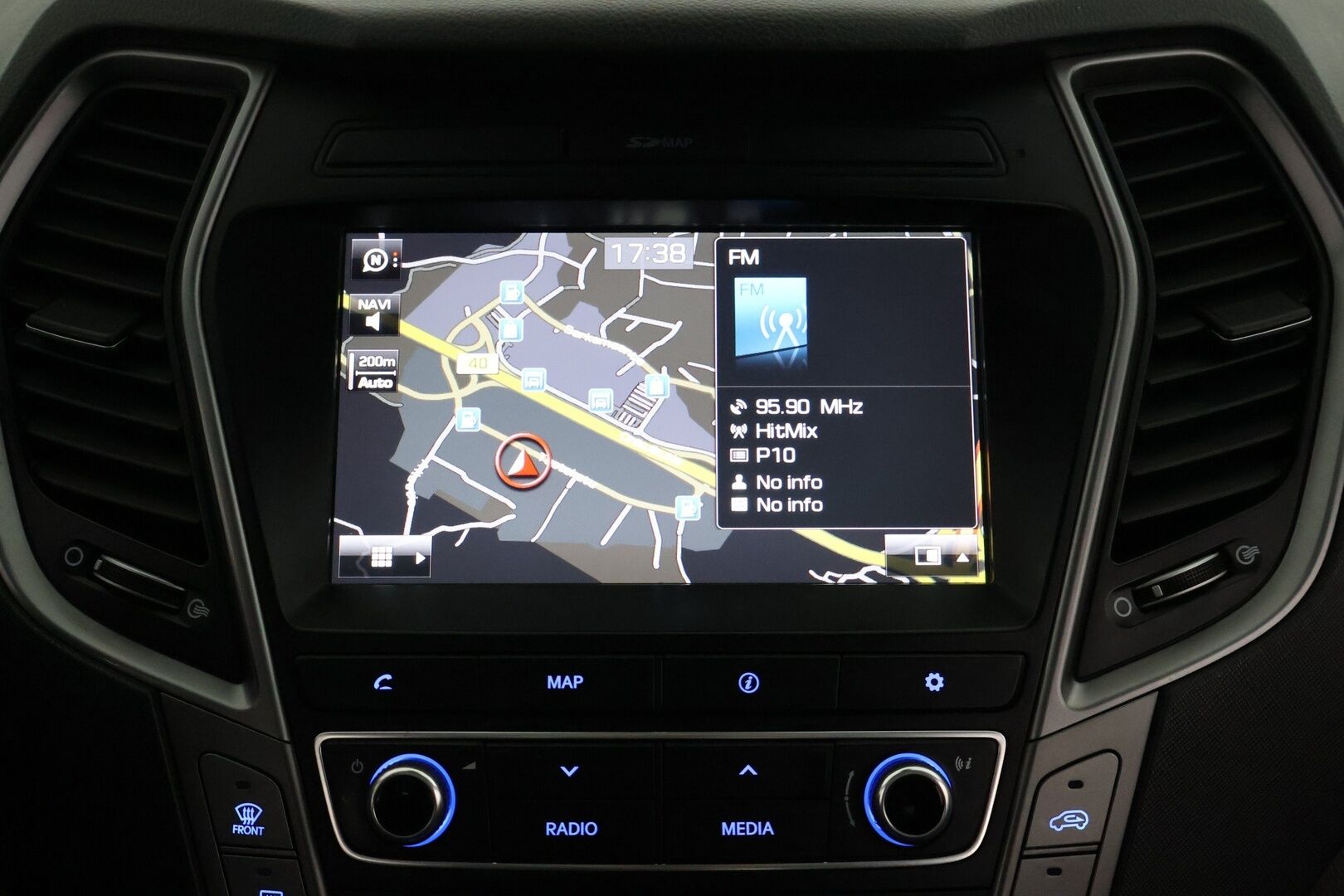 Hyundai Santa Fe 2016 4WD 2,2 CRDi 6AT Premium Business 7P - | Huippuvarusteet! | Adapt. vak. | Eber | Infinity audio | Panorama | BLIS | Koukku | Ilmastoidut nahat | Sähköpenkit | Lane assist | 360-kam. | Navi |