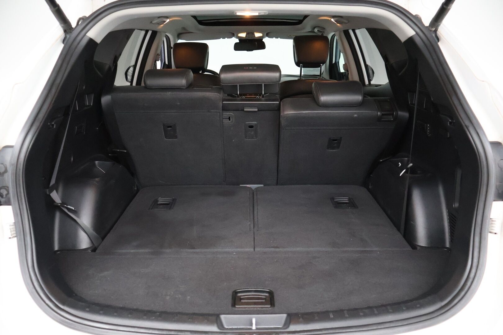 Hyundai Santa Fe 2016 4WD 2,2 CRDi 6AT Premium Business 7P - | Huippuvarusteet! | Adapt. vak. | Eber | Infinity audio | Panorama | BLIS | Koukku | Ilmastoidut nahat | Sähköpenkit | Lane assist | 360-kam. | Navi |