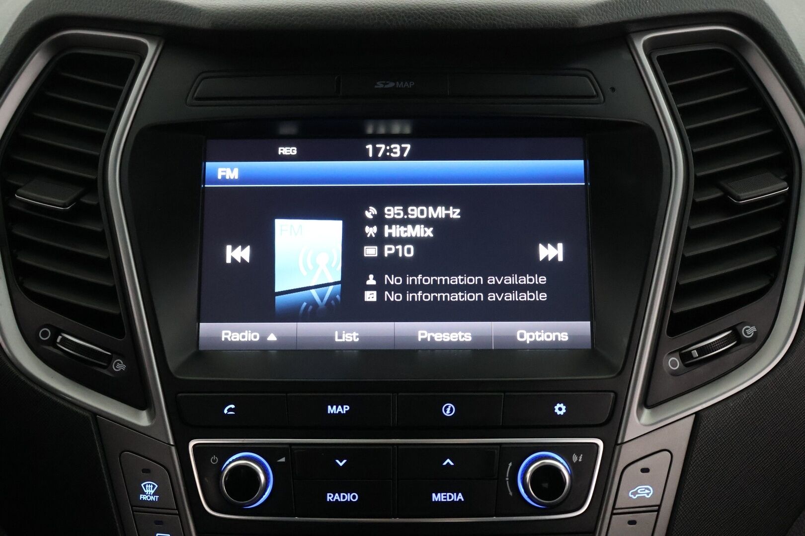 Hyundai Santa Fe 2016 4WD 2,2 CRDi 6AT Premium Business 7P - | Huippuvarusteet! | Adapt. vak. | Eber | Infinity audio | Panorama | BLIS | Koukku | Ilmastoidut nahat | Sähköpenkit | Lane assist | 360-kam. | Navi |