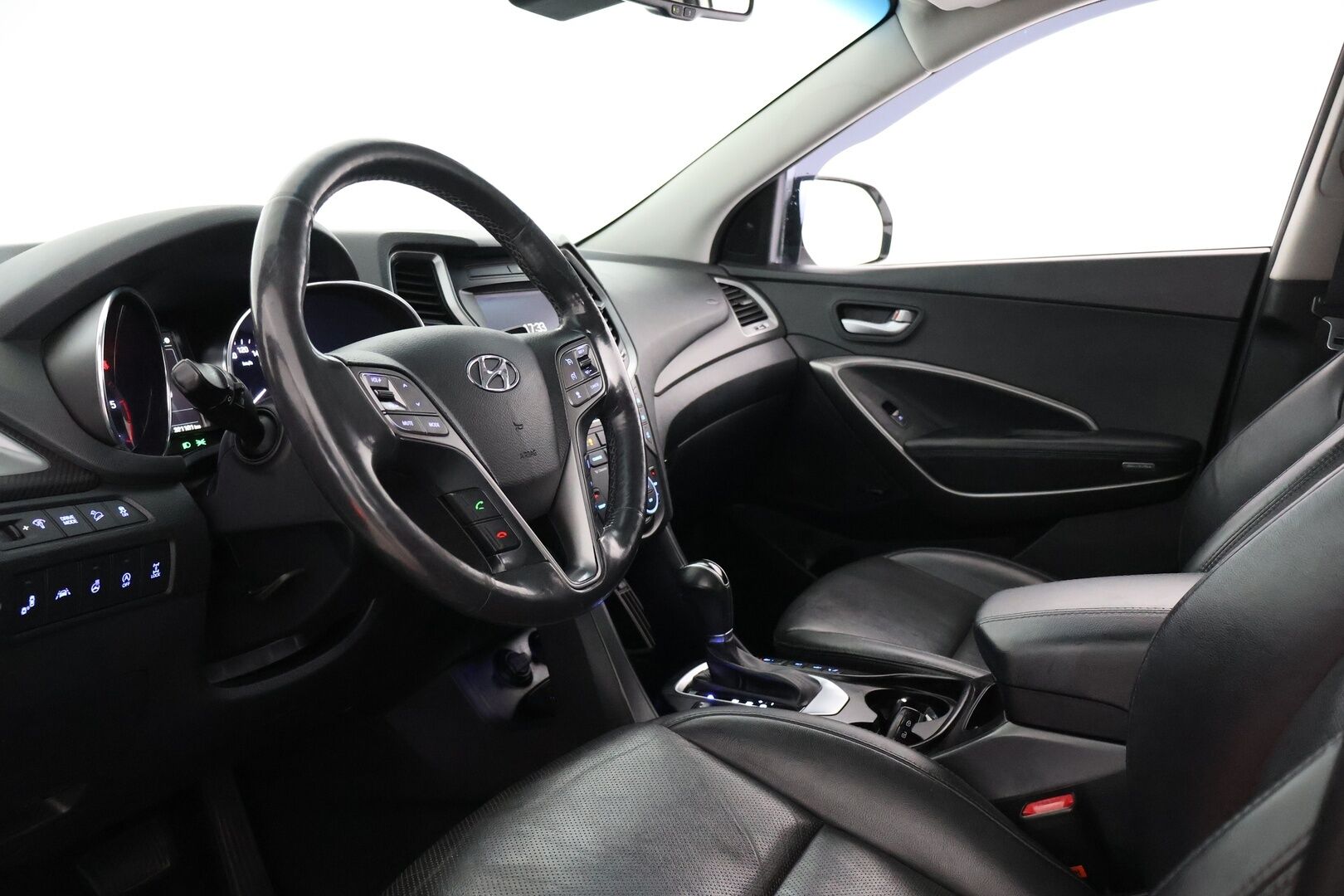 Hyundai Santa Fe 2016 4WD 2,2 CRDi 6AT Premium Business 7P - | Huippuvarusteet! | Adapt. vak. | Eber | Infinity audio | Panorama | BLIS | Koukku | Ilmastoidut nahat | Sähköpenkit | Lane assist | 360-kam. | Navi |
