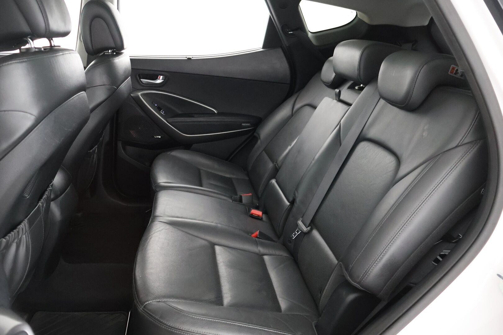 Hyundai Santa Fe 2016 4WD 2,2 CRDi 6AT Premium Business 7P - | Huippuvarusteet! | Adapt. vak. | Eber | Infinity audio | Panorama | BLIS | Koukku | Ilmastoidut nahat | Sähköpenkit | Lane assist | 360-kam. | Navi |