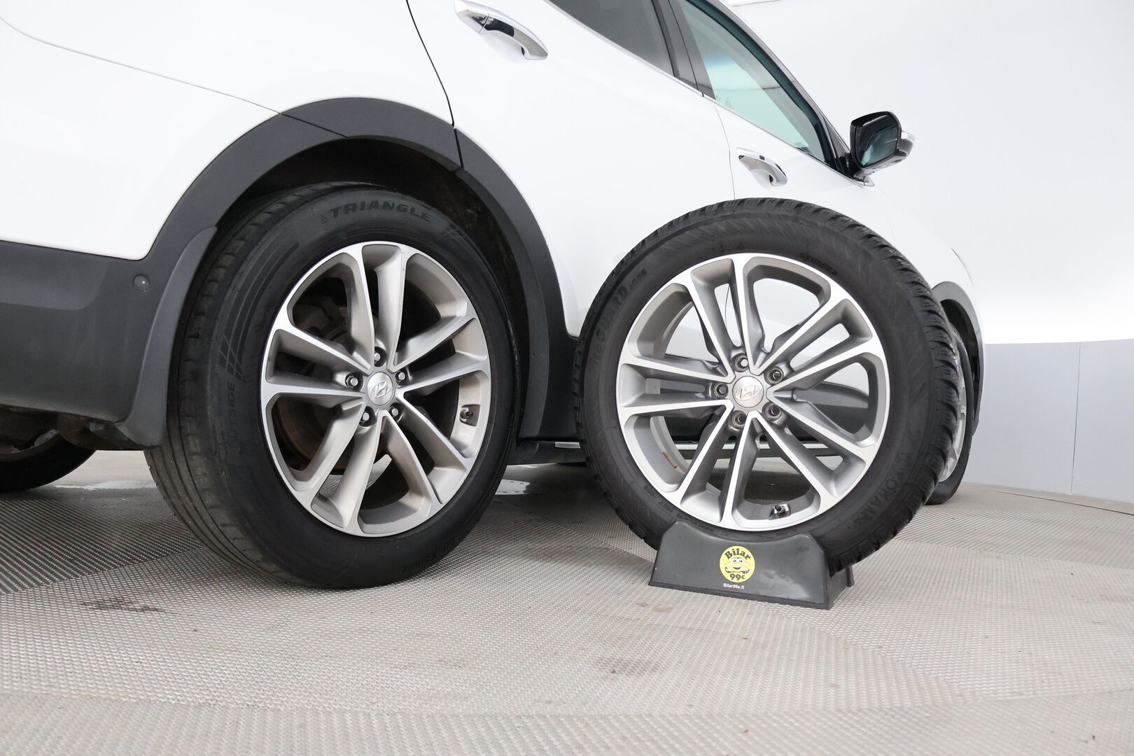 Hyundai Santa Fe 2016 4WD 2,2 CRDi 6AT Premium Business 7P - | Huippuvarusteet! | Adapt. vak. | Eber | Infinity audio | Panorama | BLIS | Koukku | Ilmastoidut nahat | Sähköpenkit | Lane assist | 360-kam. | Navi |