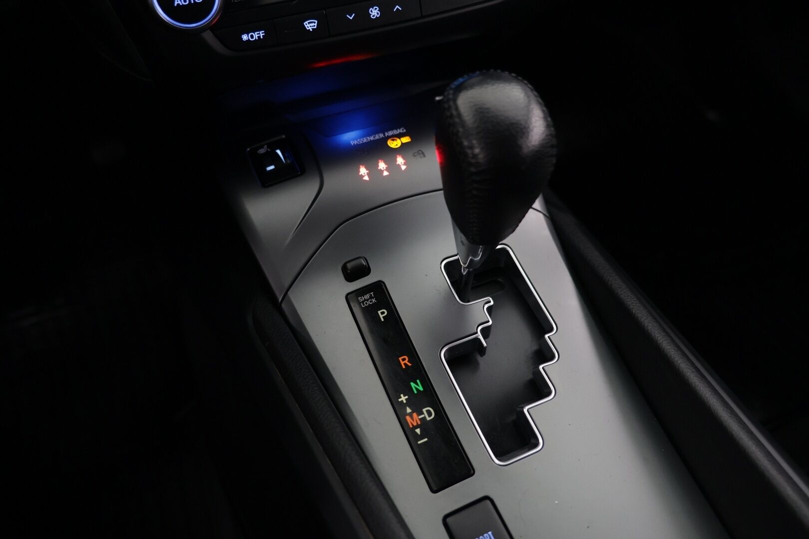 Toyota Avensis 2017 1,8 Valvematic Active Edition Touring Sports Multidrive S - Lohkolämmitin | Vakionopeudensäädin | Peruutuskamera | Kaistavahti | Ilmastointi | 