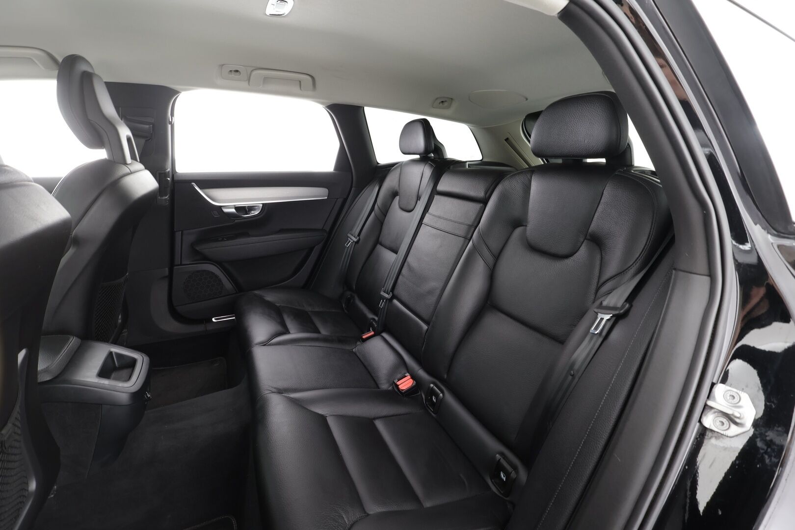 Volvo V90 2017 D4 Business Inscription aut * Pilot assist / Muistipenkki / Koukku / Webasto / Sporttinahat / P.Tutkat / Keyless / Apple&Android * - Kahdet Renkaat / Suomi auto