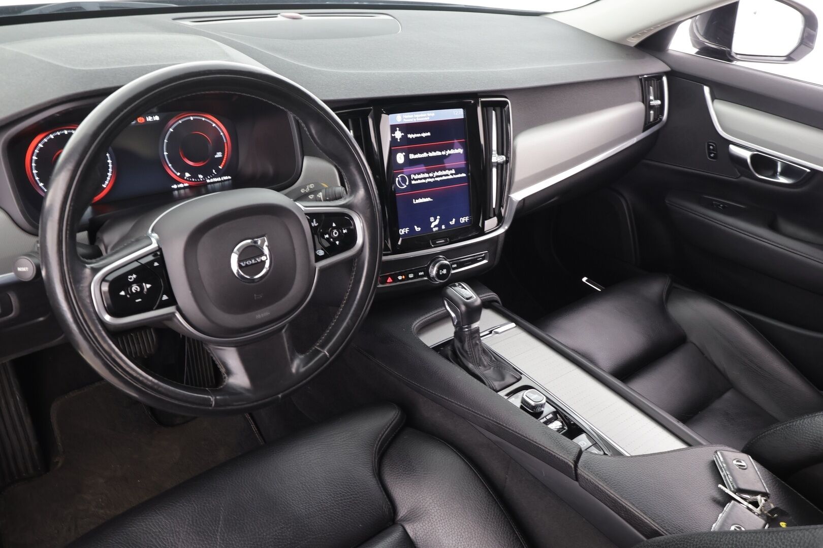 Volvo V90 2017 D4 Business Inscription aut * Pilot assist / Muistipenkki / Koukku / Webasto / Sporttinahat / P.Tutkat / Keyless / Apple&Android * - Kahdet Renkaat / Suomi auto - HULLUT AVAJAISHULINAT KORKOTARJOUS 3,29 %