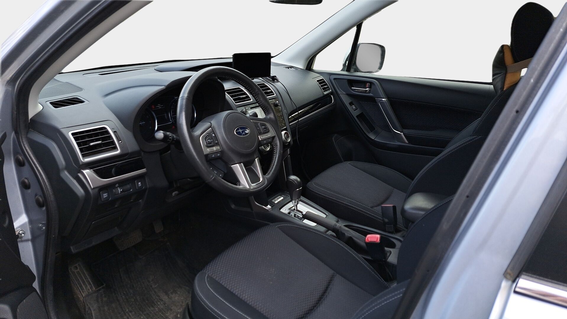 Subaru Forester 2017 2,0i XS Edition CVT *Bluetooth / P.Kamera / Lohkolämmitin / Xenon / Vakkari / Koukku / - 2-Omisteinen Suomi-Auto / Upea Metalliväri / Karjarauta / Hyvät Huollot/ Pitkä Leima