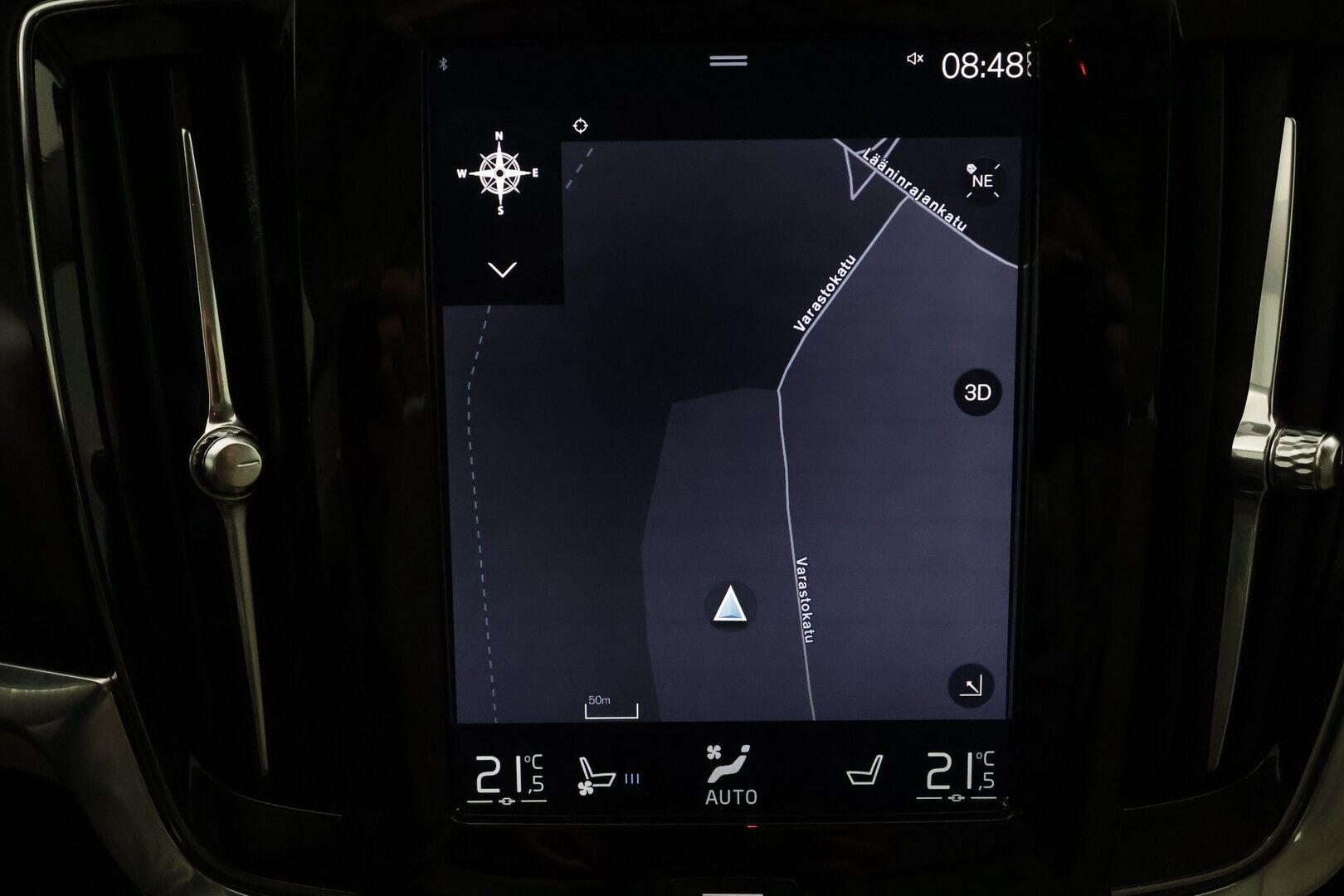 Volvo V90 Cross Country 2017 D5 AWD Pro aut ** Huippuvarusteet / B&W / HUD / Hierovat&Ilmastoidut muistipenkit / Panorama / Webasto / Koukku / Adapt. vakkari ** - 3,99 % KORKOTARJOUS TÄHÄN AUTOON - Suomi-auto / 360 Kamera / Apple&Android / Keyless / Full-LED / VOC