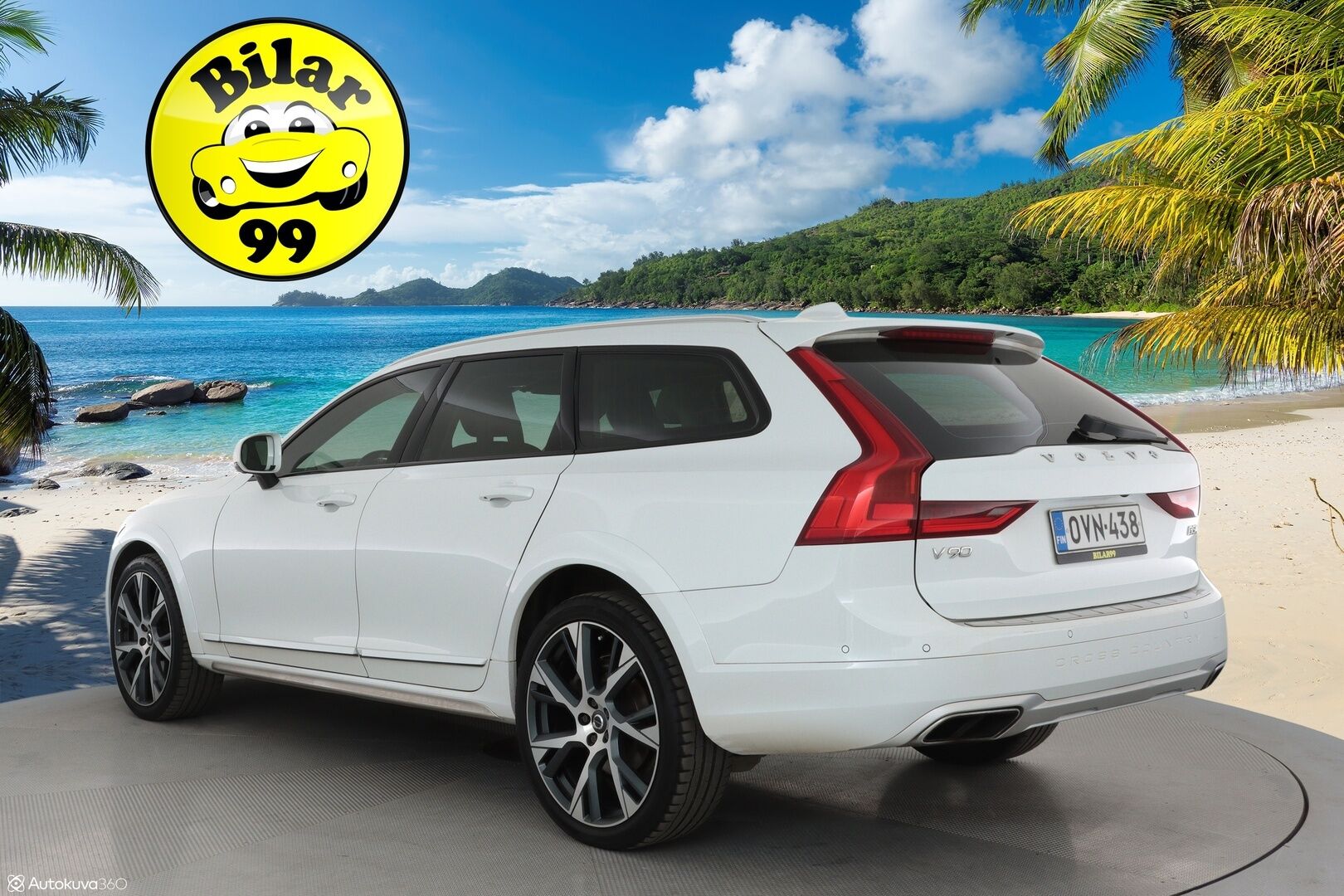 Volvo V90 Cross Country 2017 D5 AWD Pro aut ** Huippuvarusteet / B&W / HUD / Hierovat&Ilmastoidut muistipenkit / Panorama / Webasto / Koukku / Adapt. vakkari ** - 3,99 % KORKOTARJOUS TÄHÄN AUTOON - Suomi-auto / 360 Kamera / Apple&Android / Keyless / Full-LED / VOC