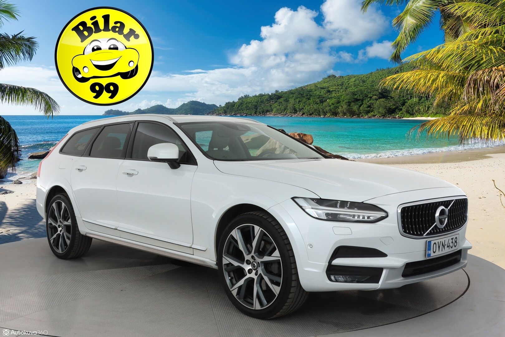 Volvo V90 Cross Country 2017 D5 AWD Pro aut ** Huippuvarusteet / B&W / HUD / Hierovat&Ilmastoidut muistipenkit / Panorama / Webasto / Koukku / Adapt. vakkari ** - 3,99 % KORKOTARJOUS TÄHÄN AUTOON - Suomi-auto / 360 Kamera / Apple&Android / Keyless / Full-LED / VOC