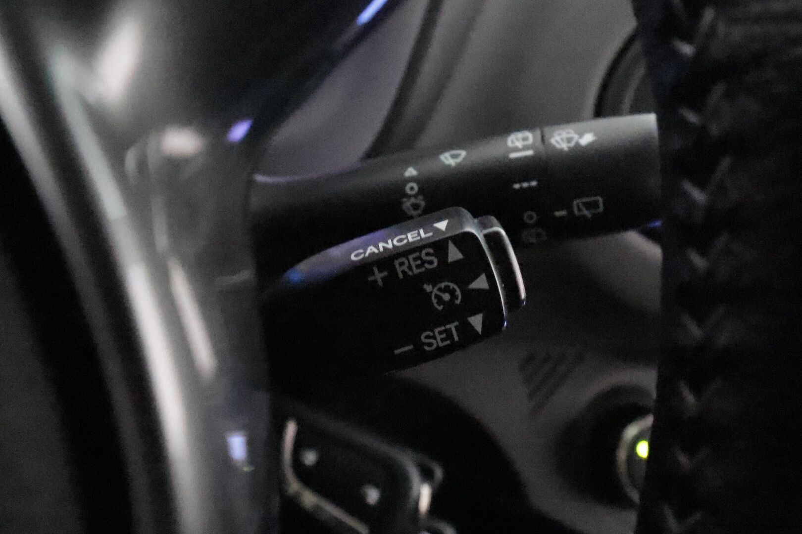 Toyota Yaris 2017 1,5 Hybrid Active Edition 5ov **Vakkari / P.kamera / Lohkolämmitin / Navi / Bluetooth** - Suomi-auto / Merkkihuollettu / Kahdet renkaat aluvanteilla