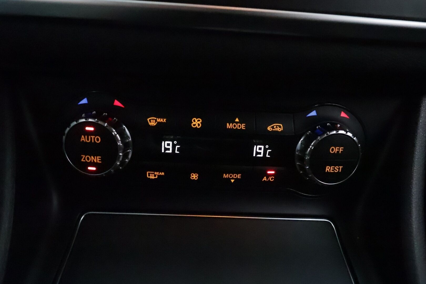 Mercedes-Benz CLA 2017 180 Shooting Brake Automatic Edition AMG** Sporttipenkit / P.Kamera / LED-High Performance / Navi / Sisätilanlämmitin ** - Suomi-auto / 2x Renkaat