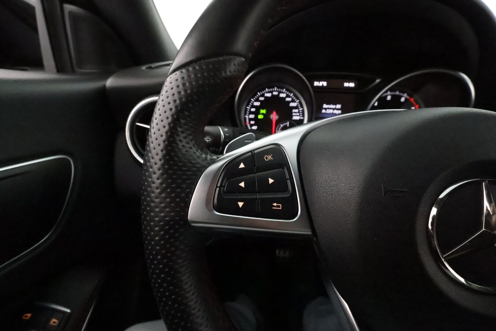 Mercedes-Benz CLA 2017 180 Shooting Brake Automatic Edition AMG** Sporttipenkit / P.Kamera / LED-High Performance / Navi / Sisätilanlämmitin ** - Suomi-auto / 2x Renkaat