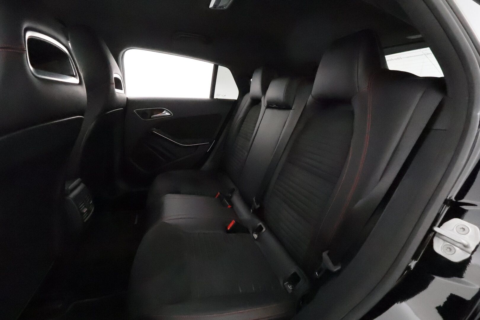 Mercedes-Benz CLA 2017 180 Shooting Brake Automatic Edition AMG** Sporttipenkit / P.Kamera / LED-High Performance / Navi / Sisätilanlämmitin ** - Suomi-auto / 2x Renkaat