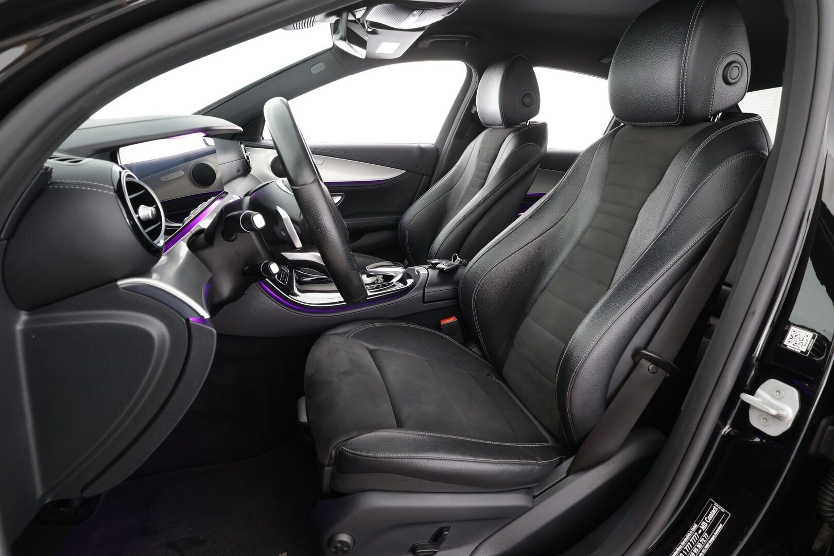 Mercedes-Benz E 2016 220 d A Premium Business AMG * Widescreen / Multibeam / P.Kamera / Sportpenkit / Navi / Katveavustin * - Kahdet renkaat