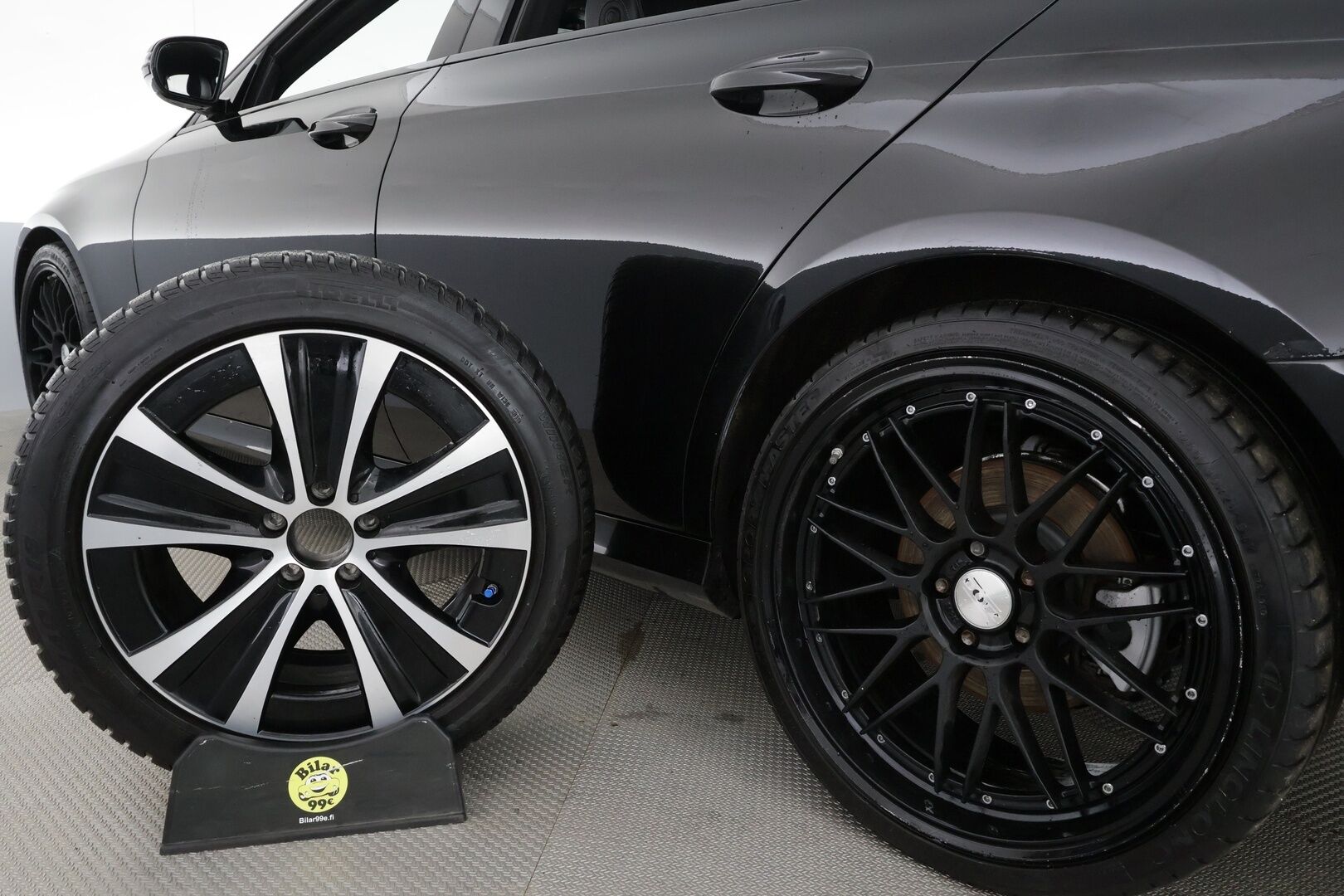 Mercedes-Benz E 2016 220 d A Premium Business AMG * Widescreen / Multibeam / P.Kamera / Sportpenkit / Navi / Katveavustin * - Kahdet renkaat