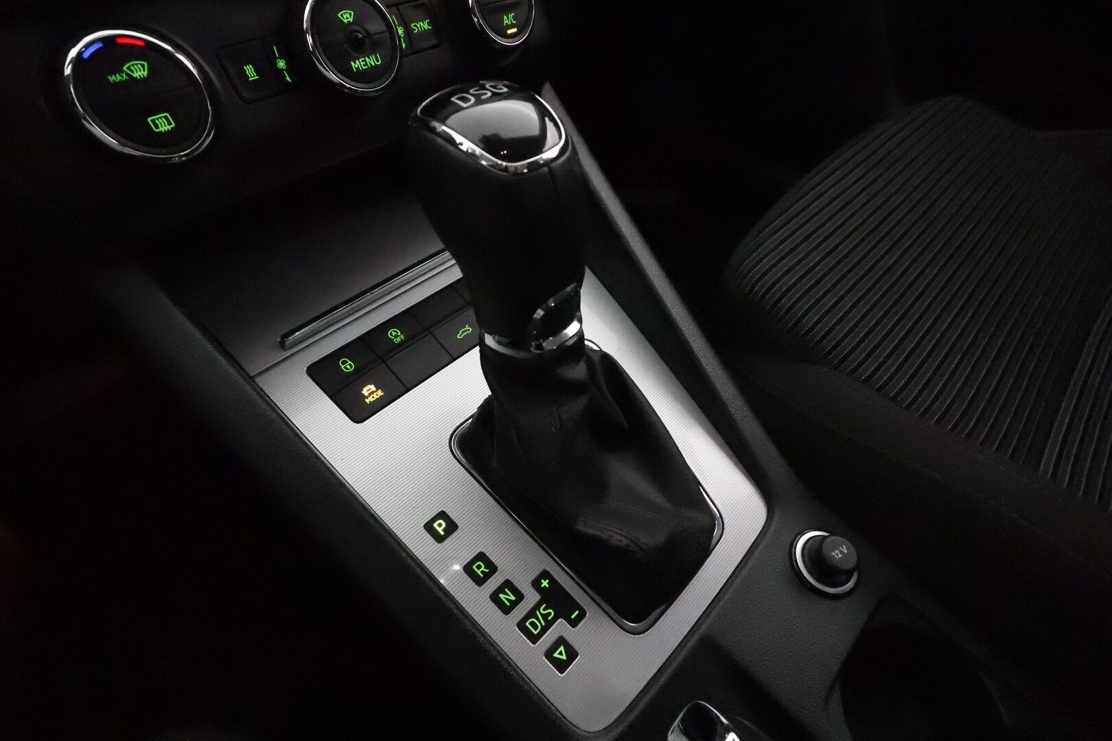 Skoda Octavia 2017 Combi 1,4 TSI Style DSG **Webasto / Koukku / ACC / Xenon / P.Tutkat / Navi / KeylessGO** - Suomi-auto / Kahdet Renkaat