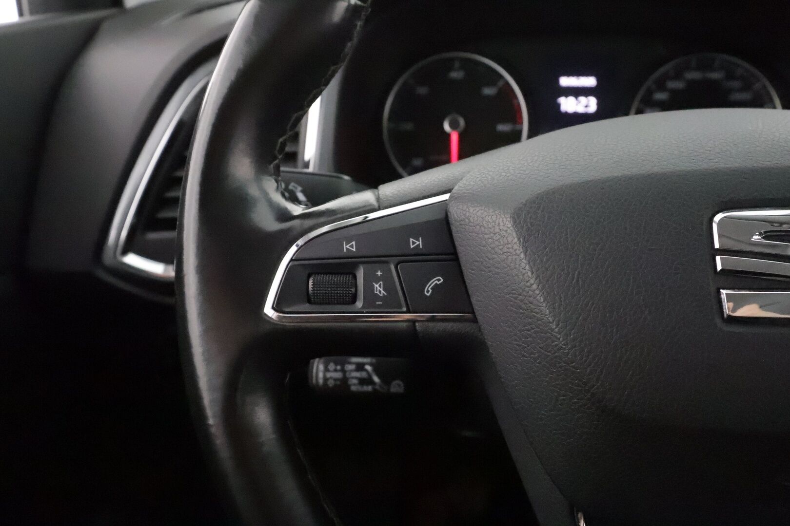 Seat Ateca 2017 2,0 TDI 150 4DRIVE Style ** Webasto / Koukku / Adapt.Vakkari / LED-valot / P.Tutkat ** - Suomi-auto / Kahdet Renkaat