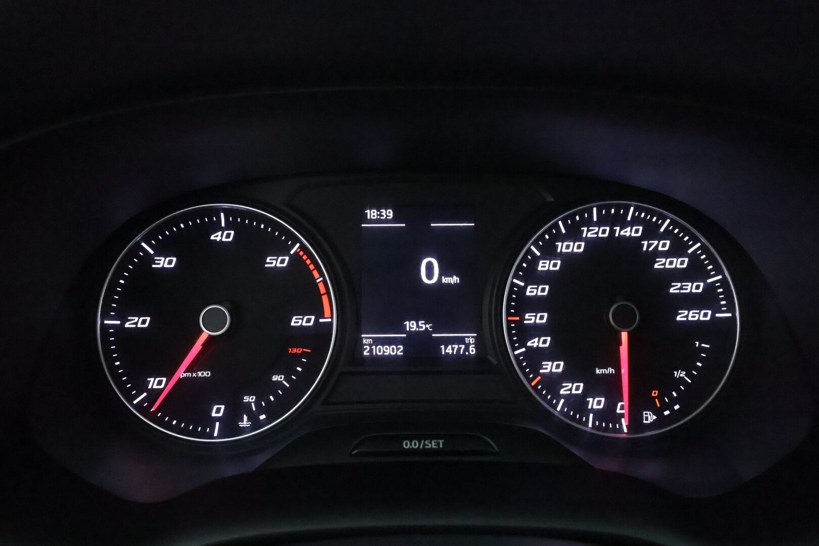 Seat Ateca 2017 2,0 TDI 150 4DRIVE Style ** Webasto / Koukku / Adapt.Vakkari / LED-valot / P.Tutkat ** - Suomi-auto / Kahdet Renkaat