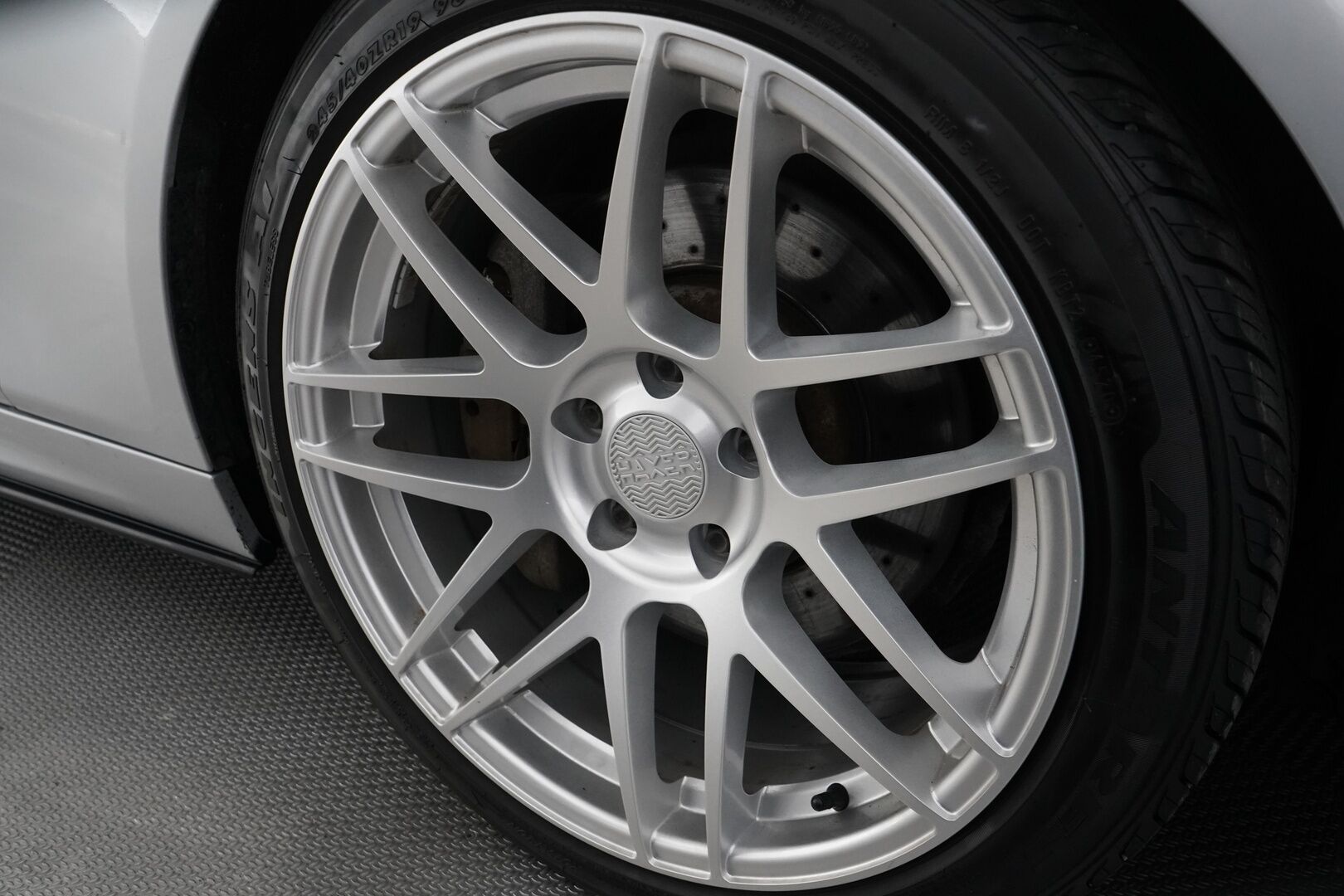 BMW 525 2012 2,0 TwinPower Turbo A F11 Touring - Myydään huutokaupat.com / Panorama / Sähkökontti / Sähkökoukku / Tutkat / Maxton / M-look / Turbo vaihdettu