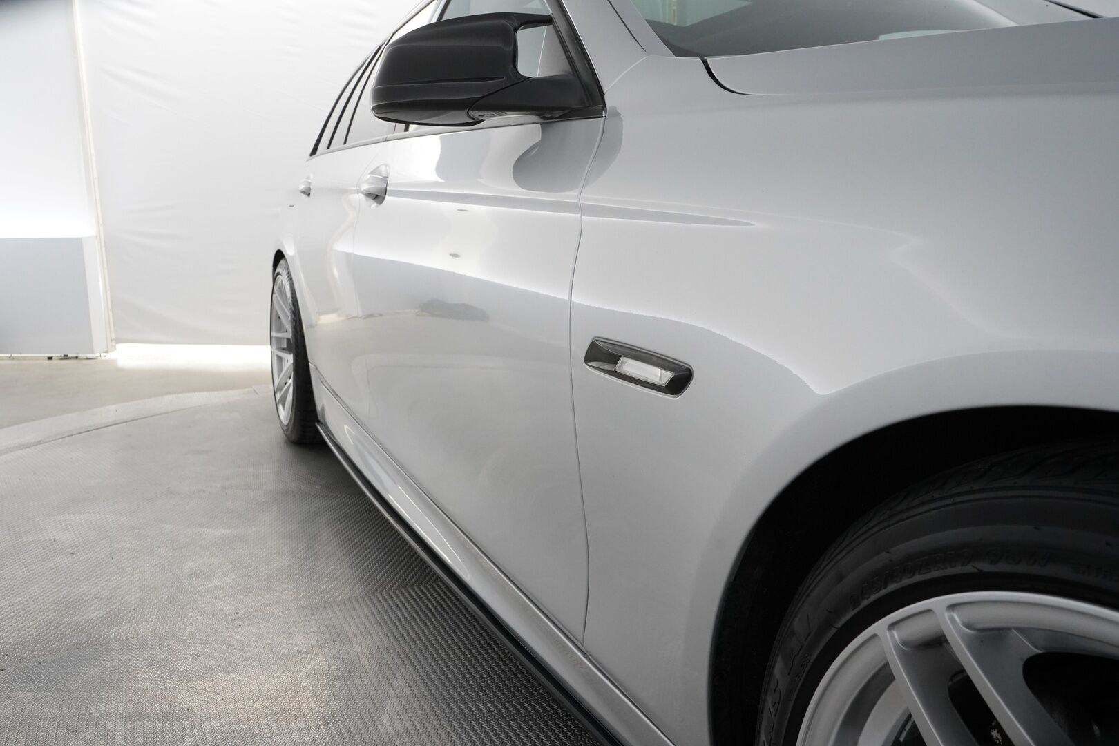 BMW 525 2012 2,0 TwinPower Turbo A F11 Touring - Myydään huutokaupat.com / Panorama / Sähkökontti / Sähkökoukku / Tutkat / Maxton / M-look / Turbo vaihdettu