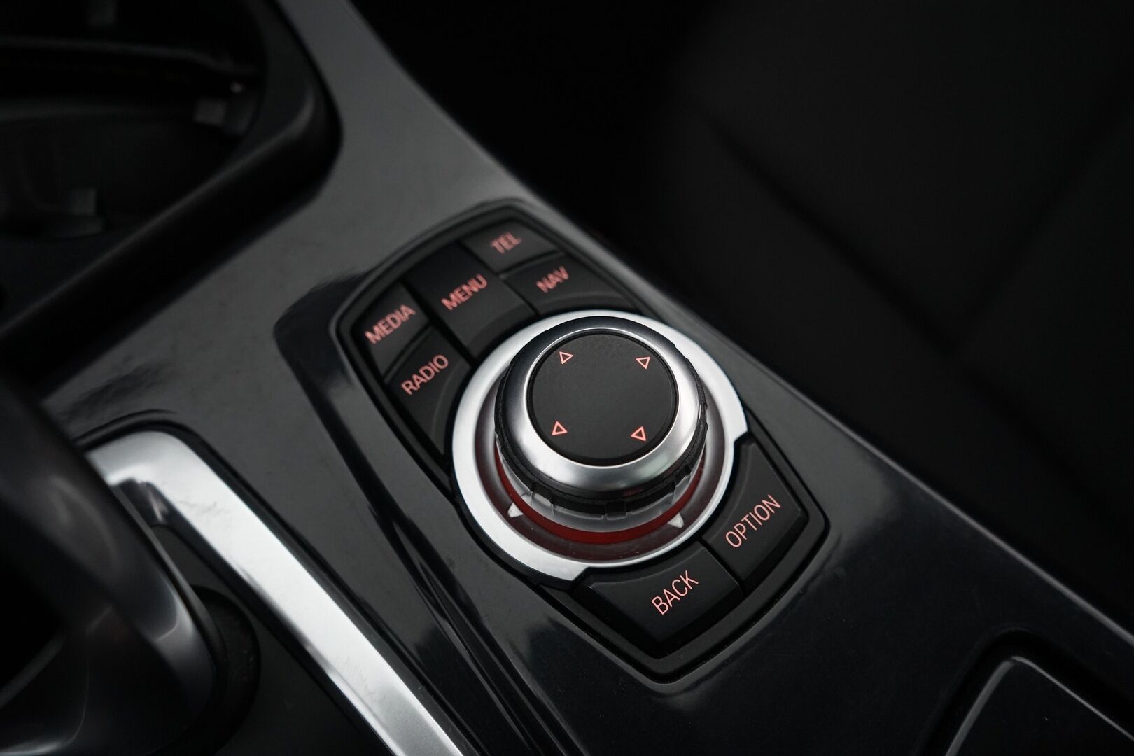 BMW 525 2012 2,0 TwinPower Turbo A F11 Touring - Myydään huutokaupat.com / Panorama / Sähkökontti / Sähkökoukku / Tutkat / Maxton / M-look / Turbo vaihdettu