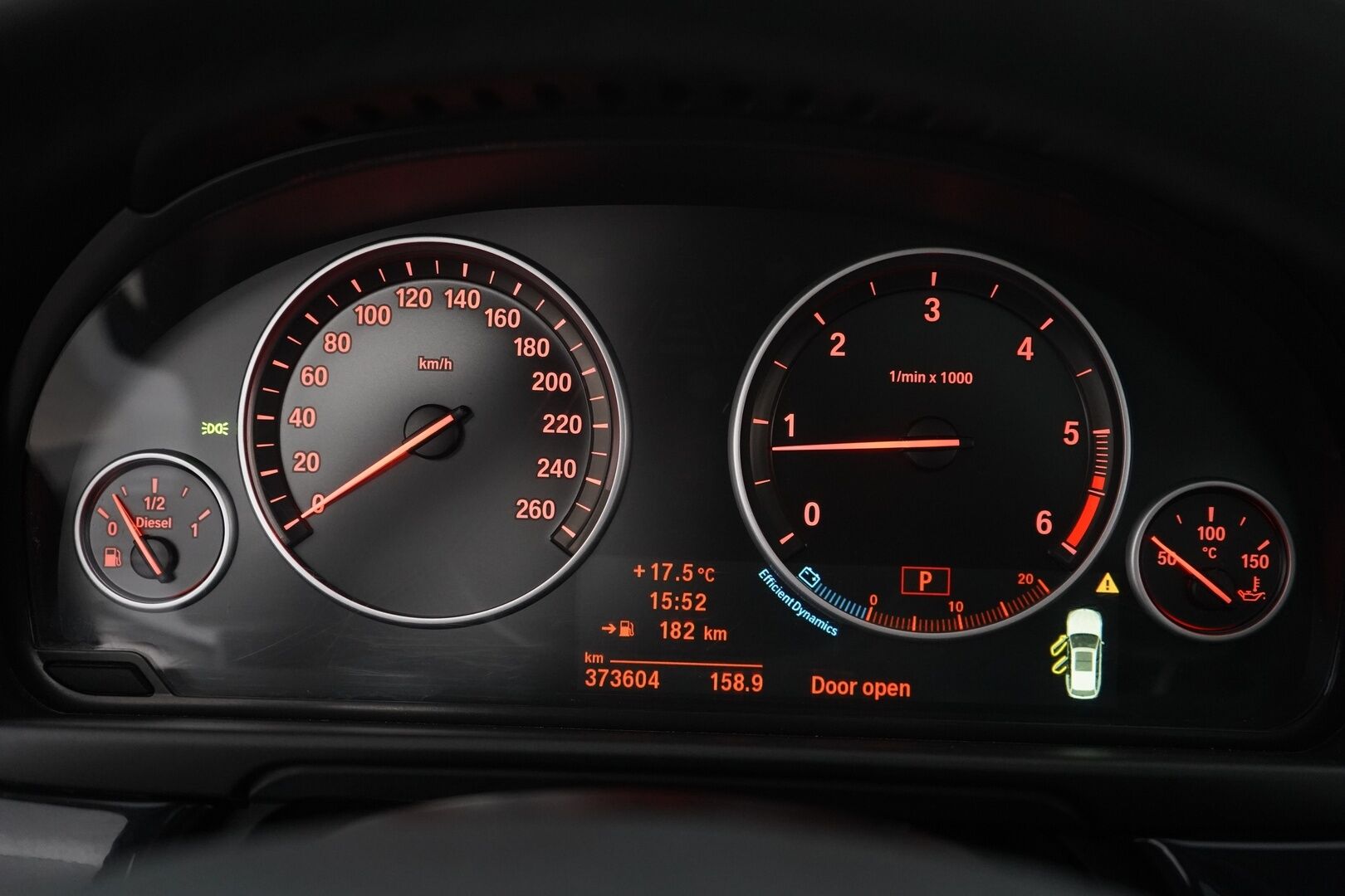 BMW 525 2012 2,0 TwinPower Turbo A F11 Touring - Myydään huutokaupat.com / Panorama / Sähkökontti / Sähkökoukku / Tutkat / Maxton / M-look / Turbo vaihdettu