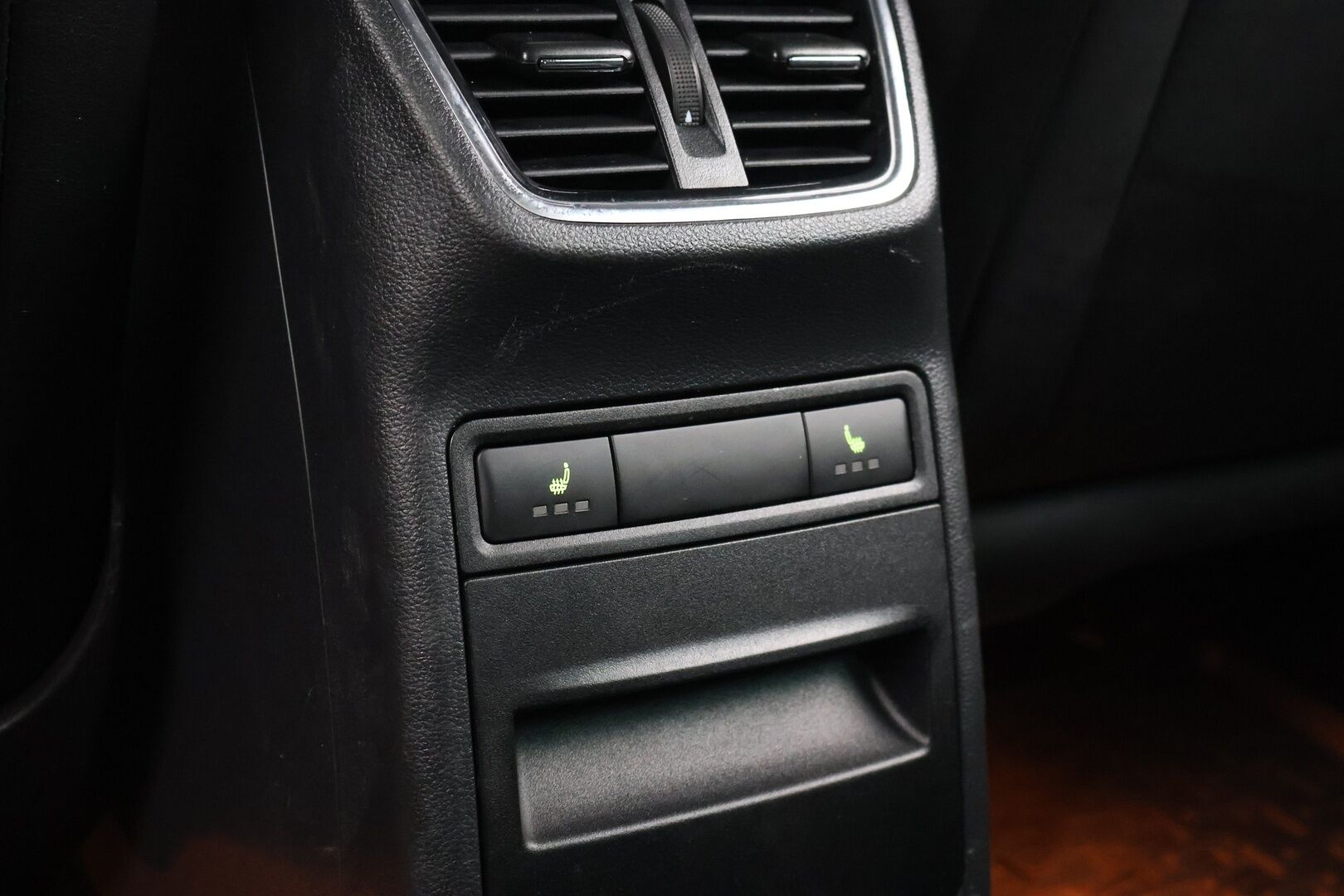 Skoda Octavia 2017 Combi 2,0 TDI 184 4x4 RS DSG Autom. - Suomi auto | Webasto | Adapt. vak | Sporttipenkit | Tutkat |  Lämmitettävä tuulilasi | Ilman Adblue | Jakopää vaihdettu 2026