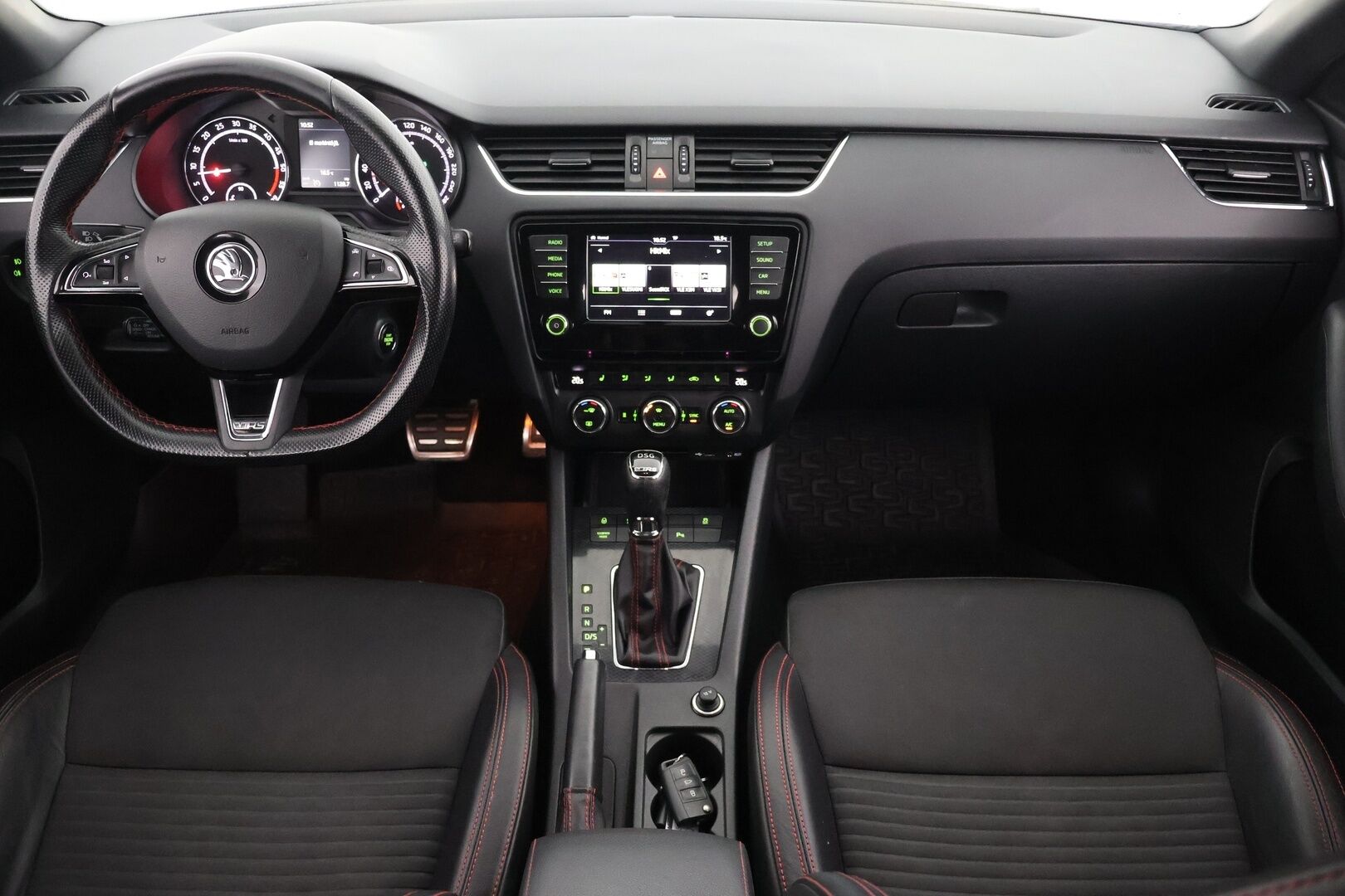 Skoda Octavia 2017 Combi 2,0 TDI 184 4x4 RS DSG Autom. - Suomi auto | Webasto | Adapt. vak | Sporttipenkit | Tutkat |  Lämmitettävä tuulilasi | Ilman Adblue | Jakopää vaihdettu 2026