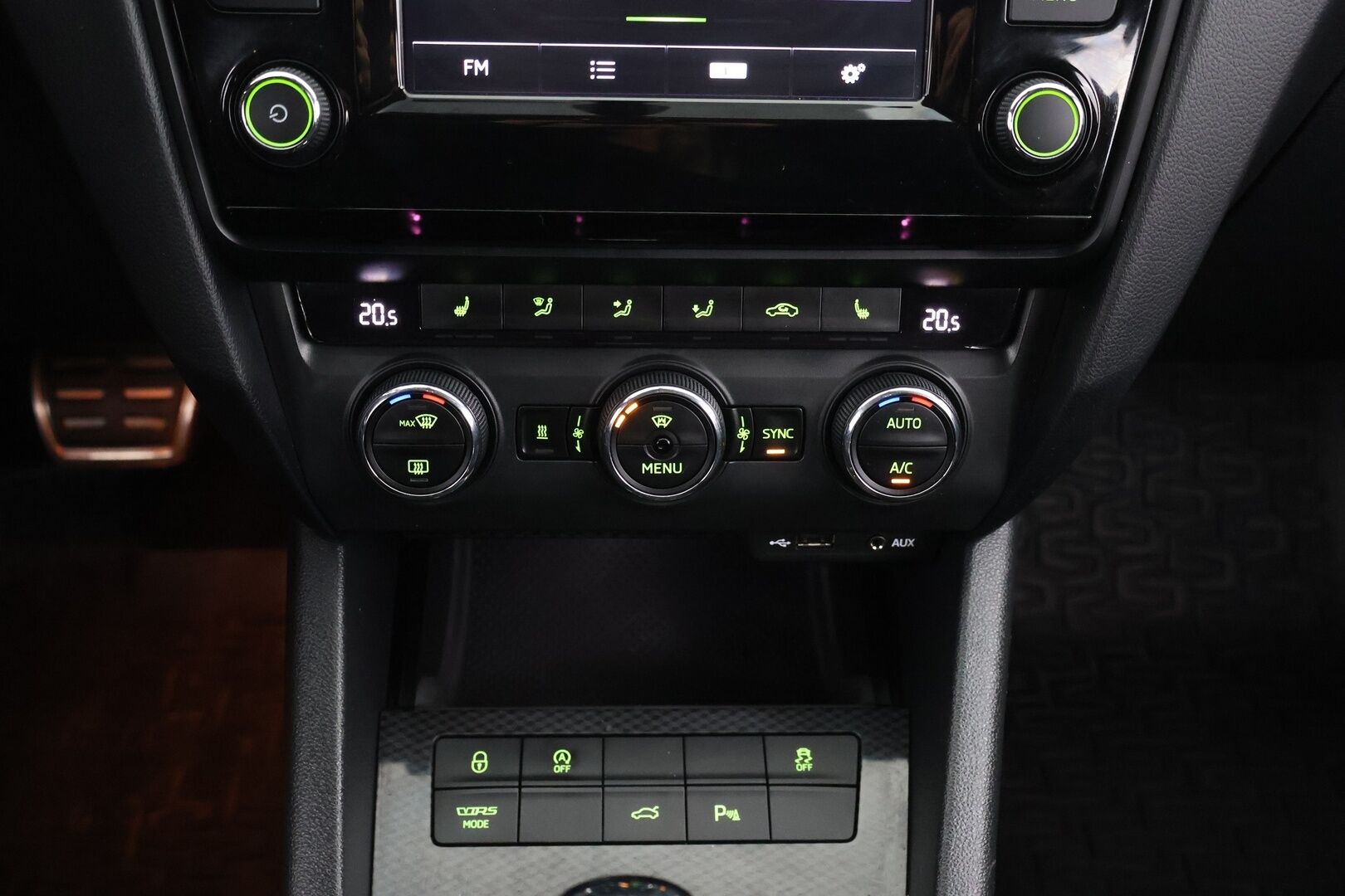 Skoda Octavia 2017 Combi 2,0 TDI 184 4x4 RS DSG Autom. - Suomi auto | Webasto | Adapt. vak | Sporttipenkit | Tutkat |  Lämmitettävä tuulilasi | Ilman Adblue | Jakopää vaihdettu 2026