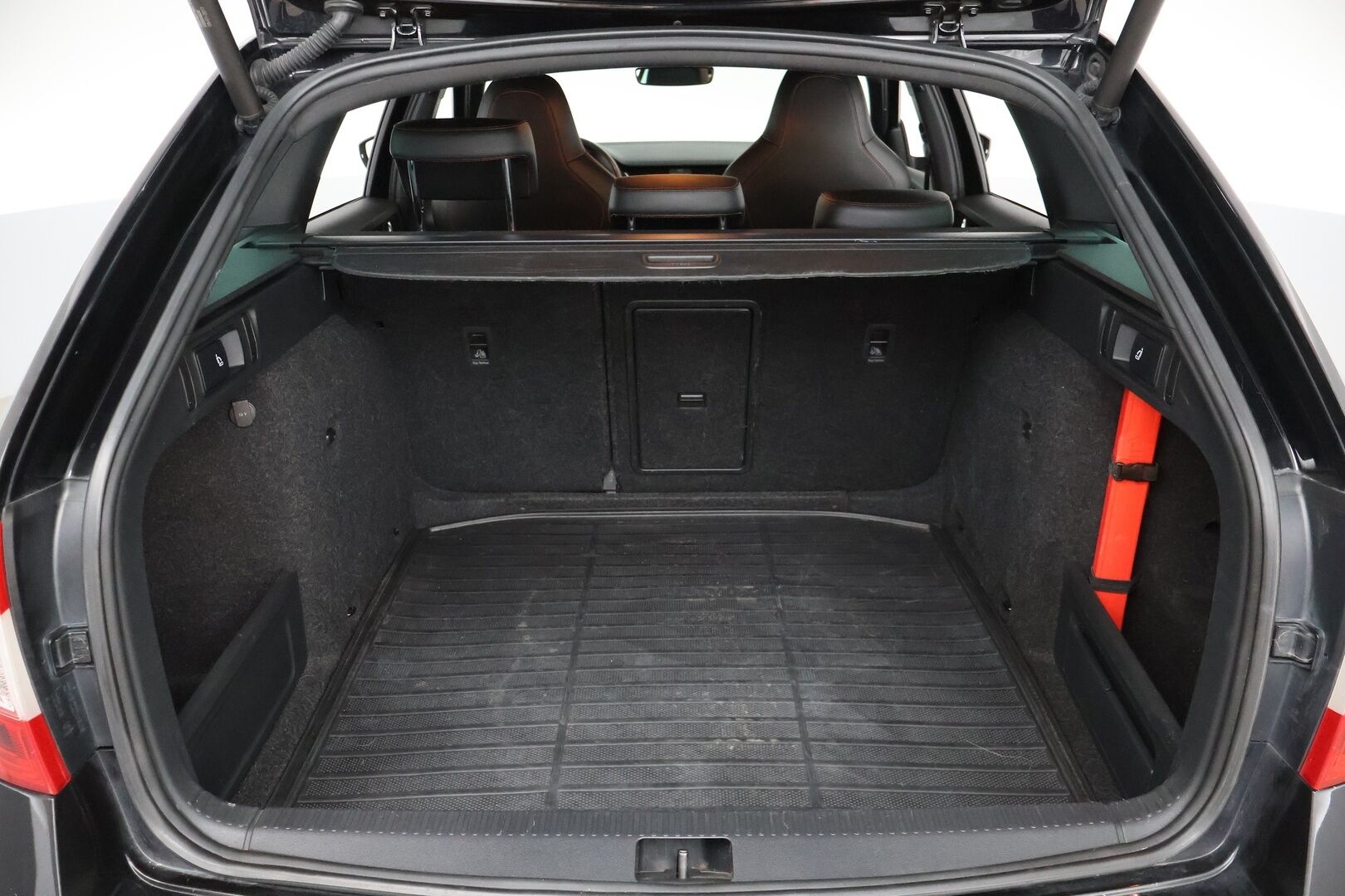 Skoda Octavia 2017 Combi 2,0 TDI 184 4x4 RS DSG Autom. - Suomi auto | Webasto | Adapt. vak | Sporttipenkit | Tutkat |  Lämmitettävä tuulilasi | Ilman Adblue | Jakopää vaihdettu 2026