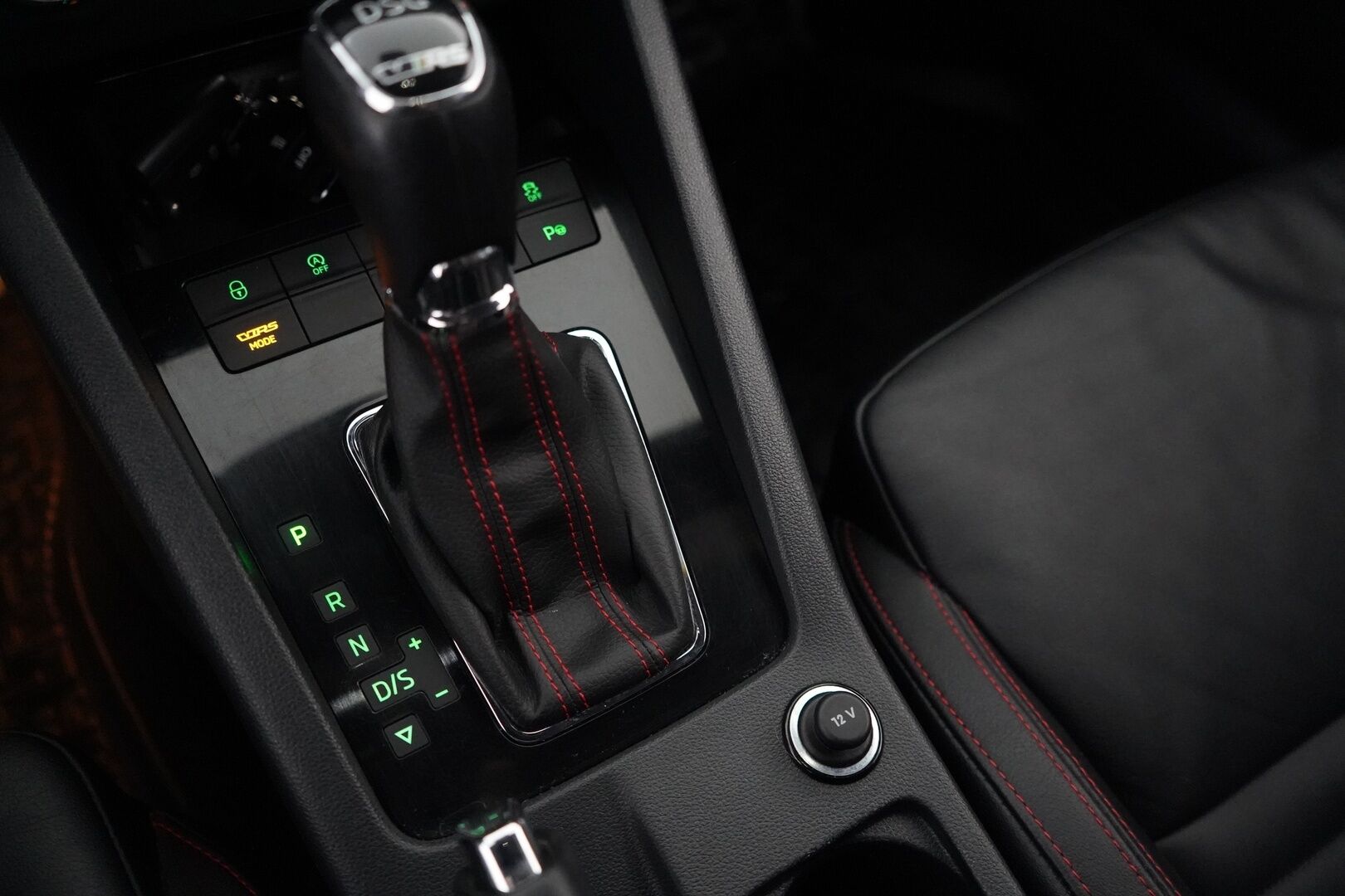 Skoda Octavia 2017 2,0 TSI Combi RS 230 DSG Aut *Webasto / Acc / Koukku / Canton / Keyless / Nahat / S.Kontti* - Suomi-auto / Kahdet OEM Vanteet / Hyvät huollot