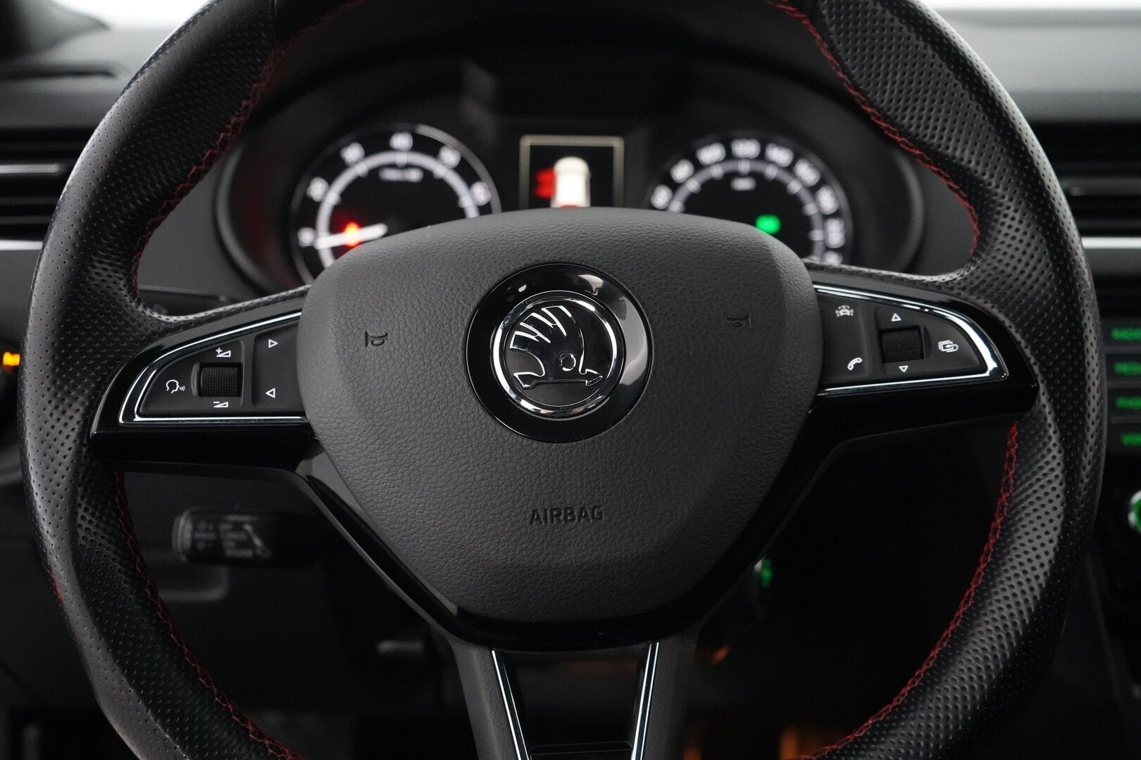 Skoda Octavia 2017 2,0 TSI Combi RS 230 DSG Aut *Webasto / Acc / Koukku / Canton / Keyless / Nahat / S.Kontti* - Suomi-auto / Kahdet OEM Vanteet / Hyvät huollot