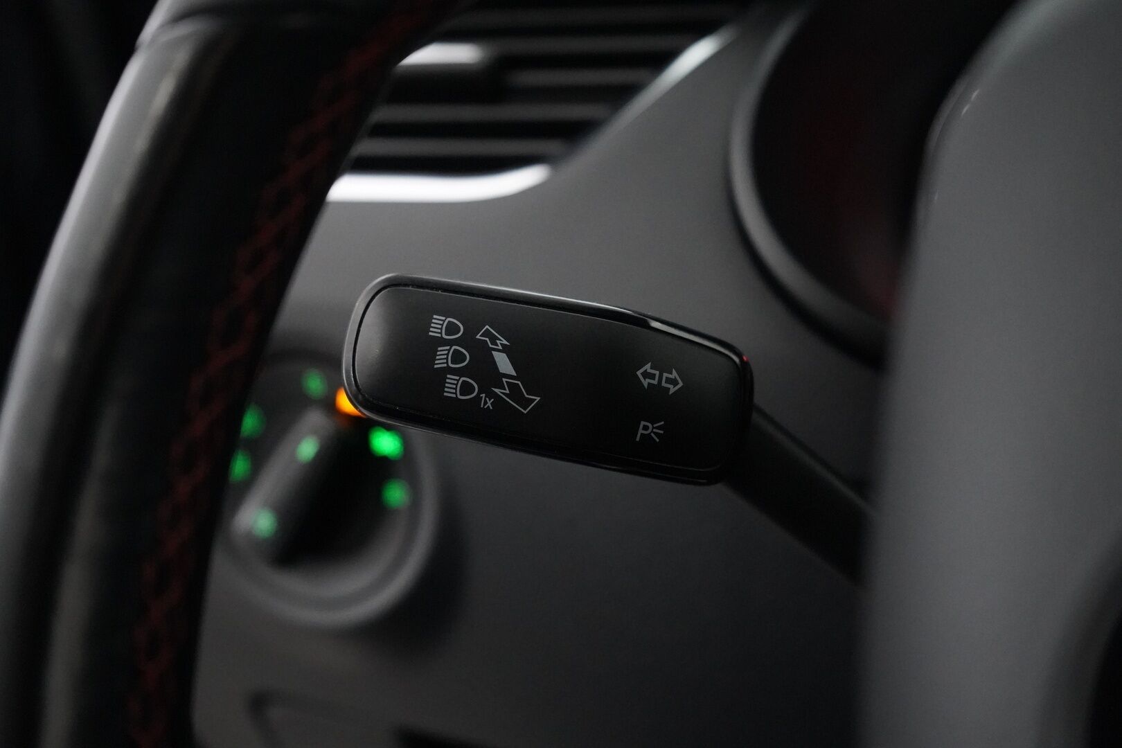 Skoda Octavia 2017 2,0 TSI Combi RS 230 DSG Aut *Webasto / Acc / Koukku / Canton / Keyless / Nahat / S.Kontti* - Suomi-auto / Kahdet OEM Vanteet / Hyvät huollot