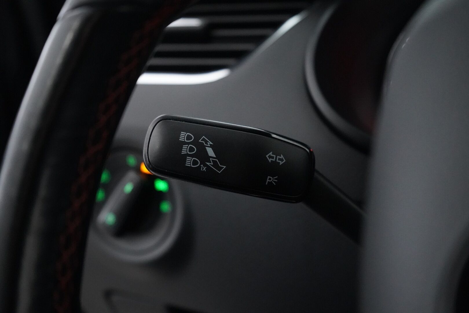 Skoda Octavia 2017 2,0 TSI Combi RS 230 DSG Aut *Webasto / Acc / Koukku / Canton / Keyless / Nahat / S.Kontti* - Suomi-auto / Kahdet OEM Vanteet / Hyvät huollot