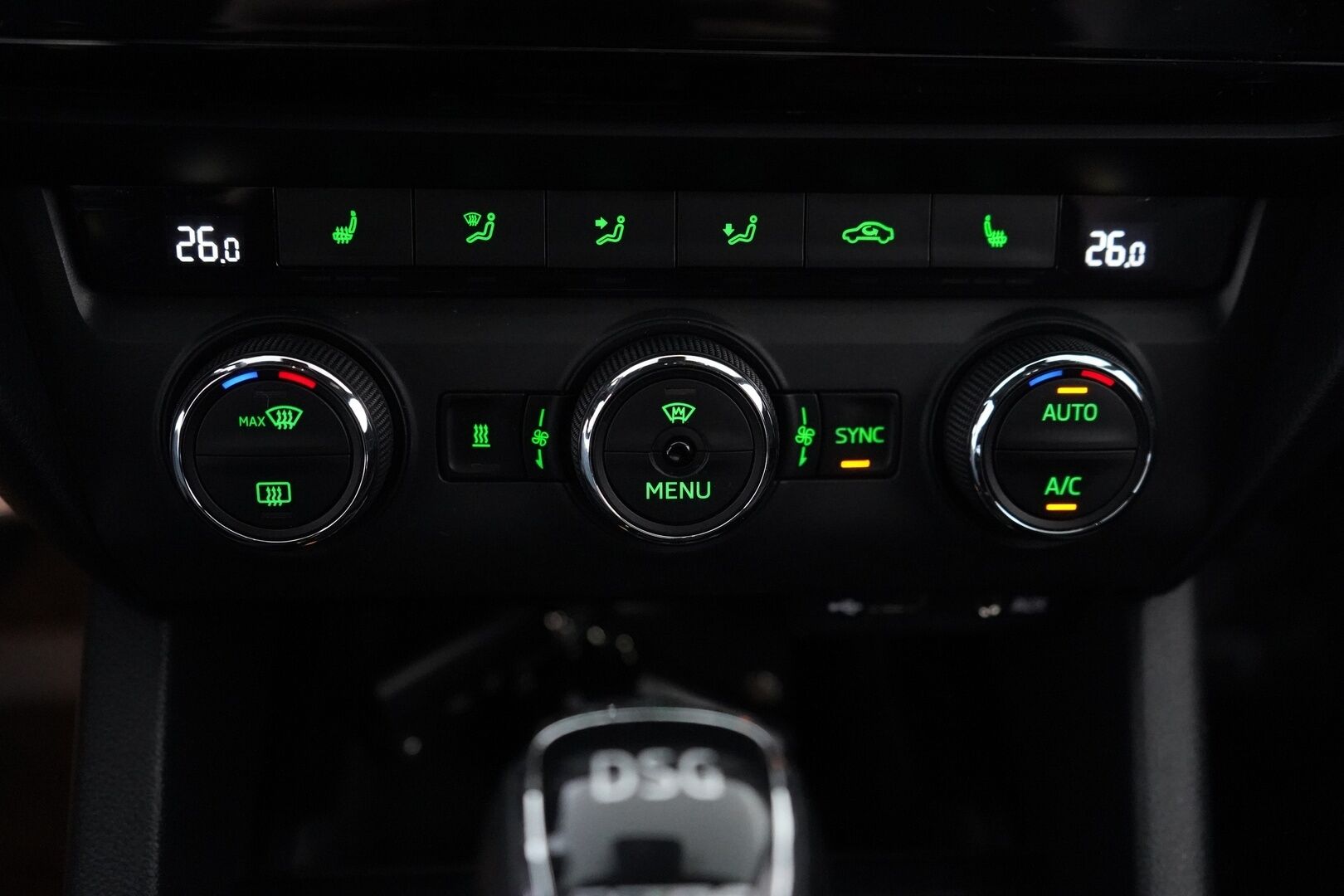 Skoda Octavia 2017 2,0 TSI Combi RS 230 DSG Aut *Webasto / Acc / Koukku / Canton / Keyless / Nahat / S.Kontti* - Suomi-auto / Kahdet OEM Vanteet / Hyvät huollot